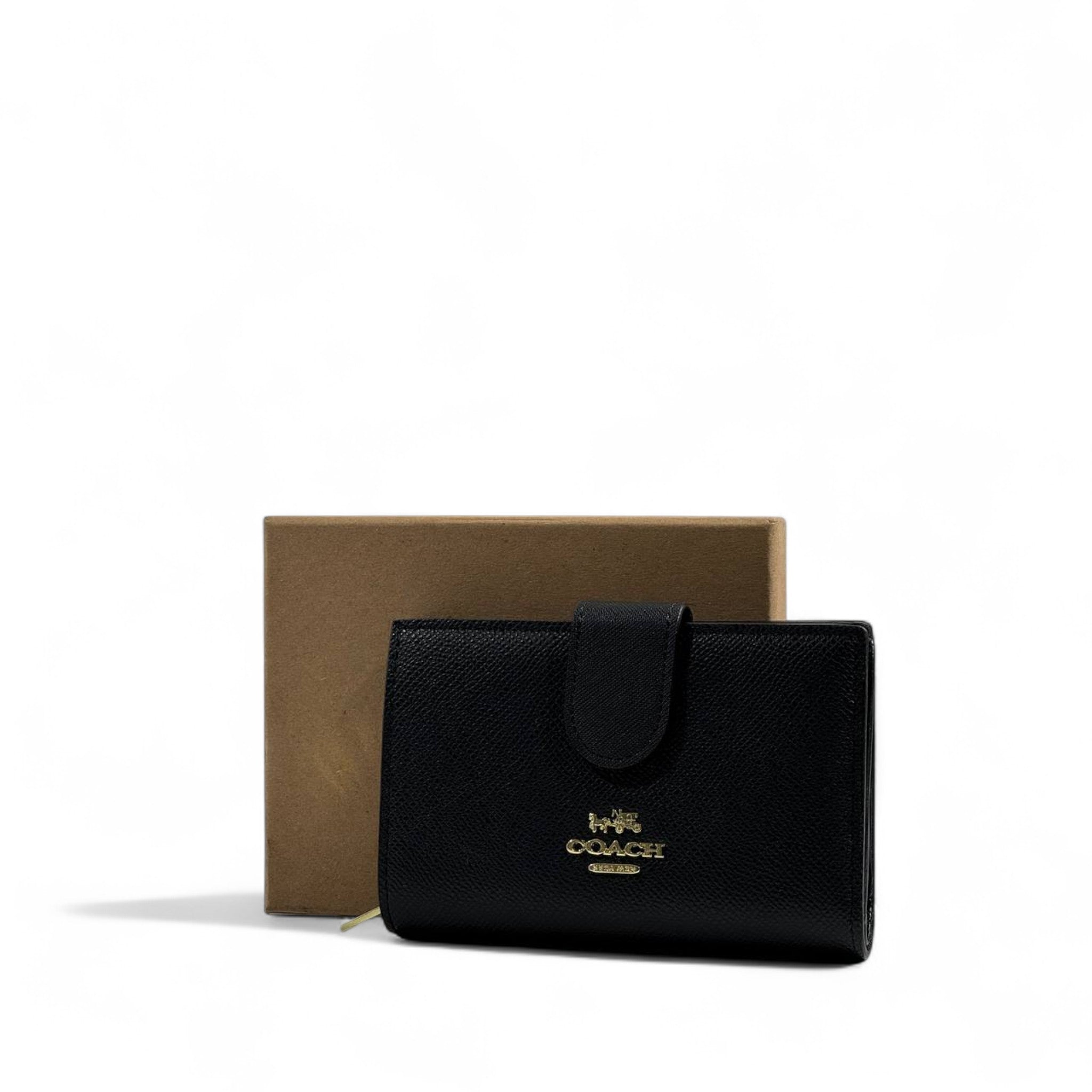 🖤 Coach Classic Black Leather Wallet – Bold & Timeless Luxury ✨