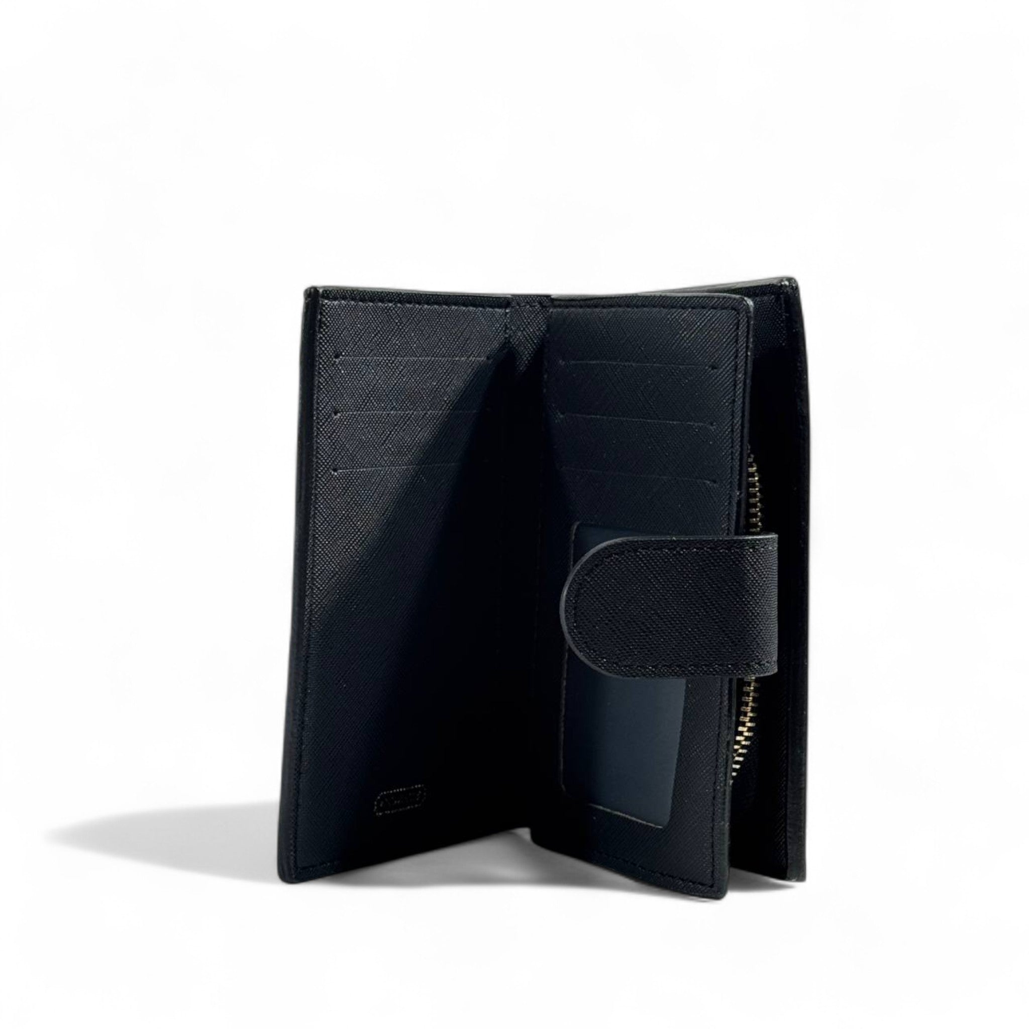 🖤 Coach Classic Black Leather Wallet – Bold & Timeless Luxury ✨