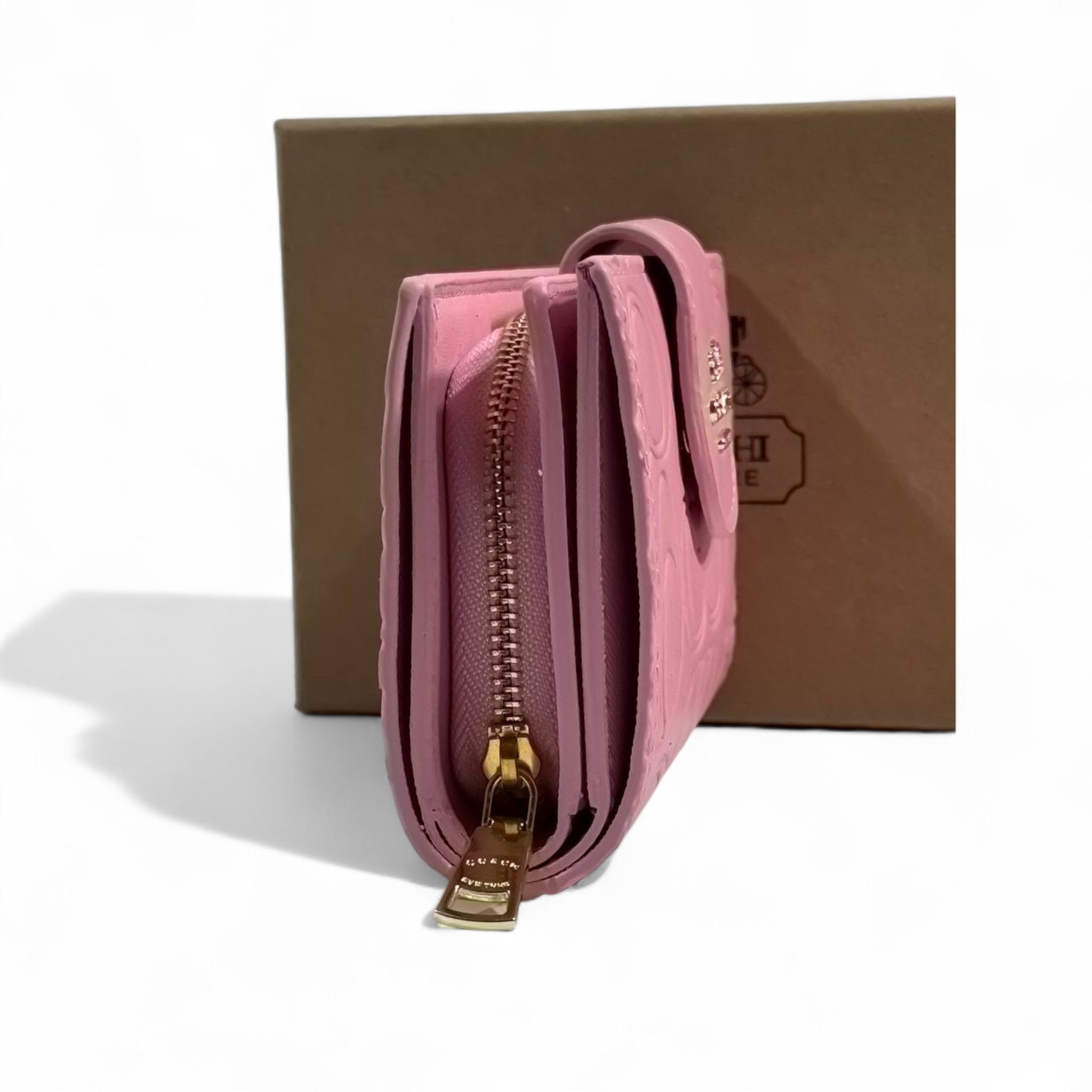 💖 Coach Signature Pink Embossed Wallet – Chic, Playful & Feminine ✨