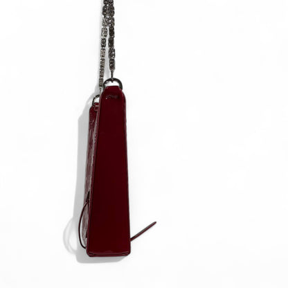 🍷 Givenchy Burgundy V-Cut Chain Shoulder Bag – Sleek, Modern & Couture ✨