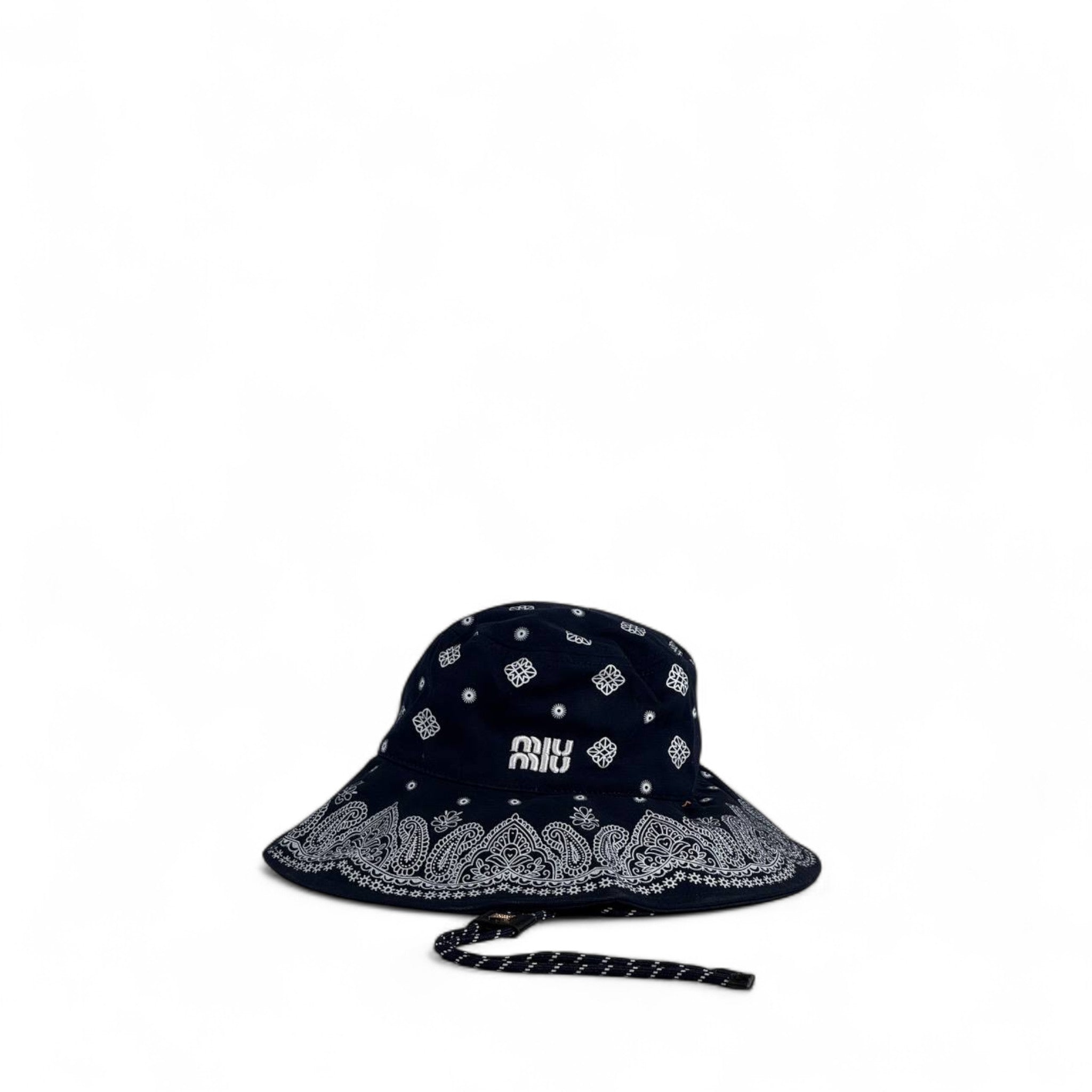 🖤 Miu Miu Bandana-Print Bucket Hat – Chic, Bold & Effortlessly Cool ✨