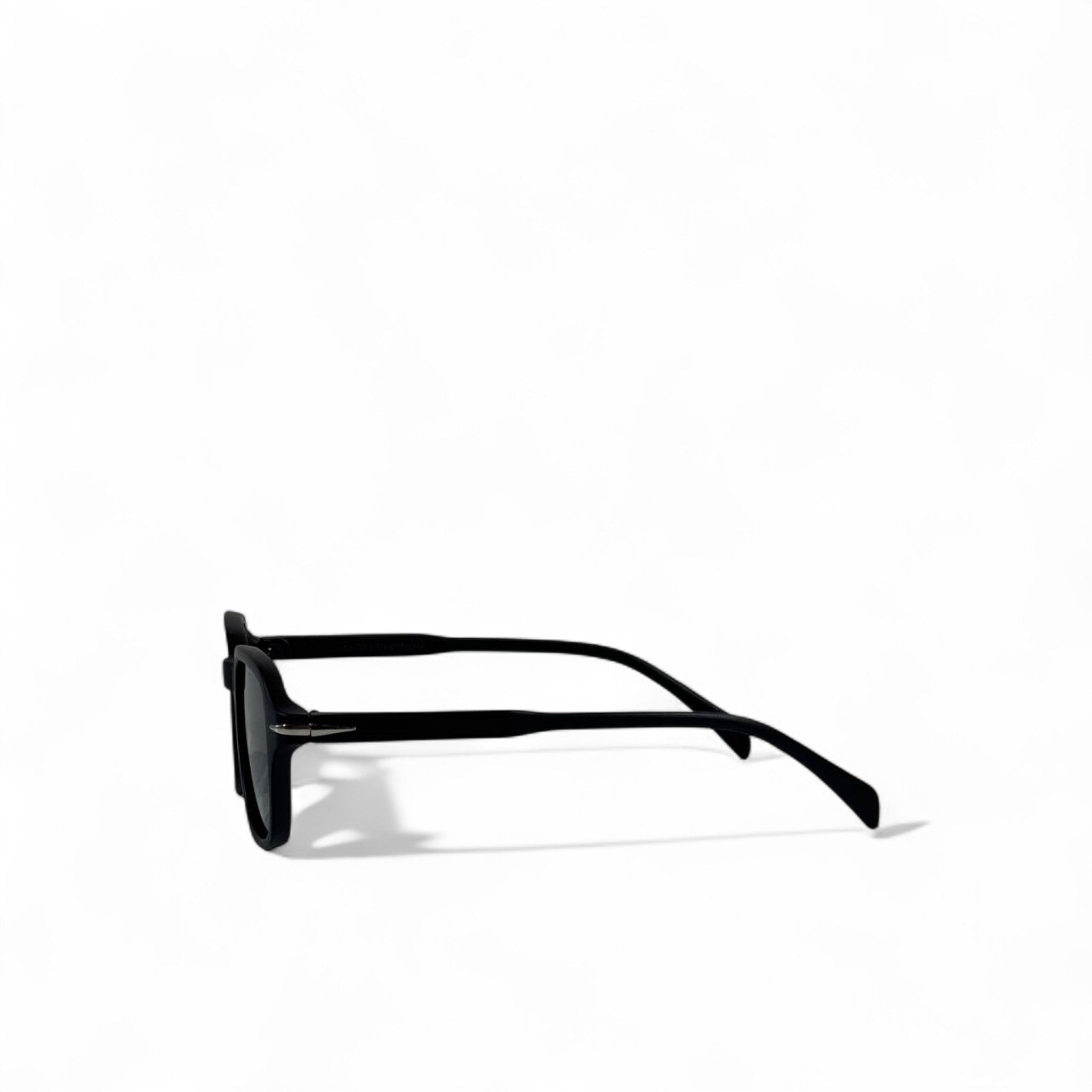 ✨ David Beckham Sunglasses – Black Square Frame with Dark Lenses 🕶️👑