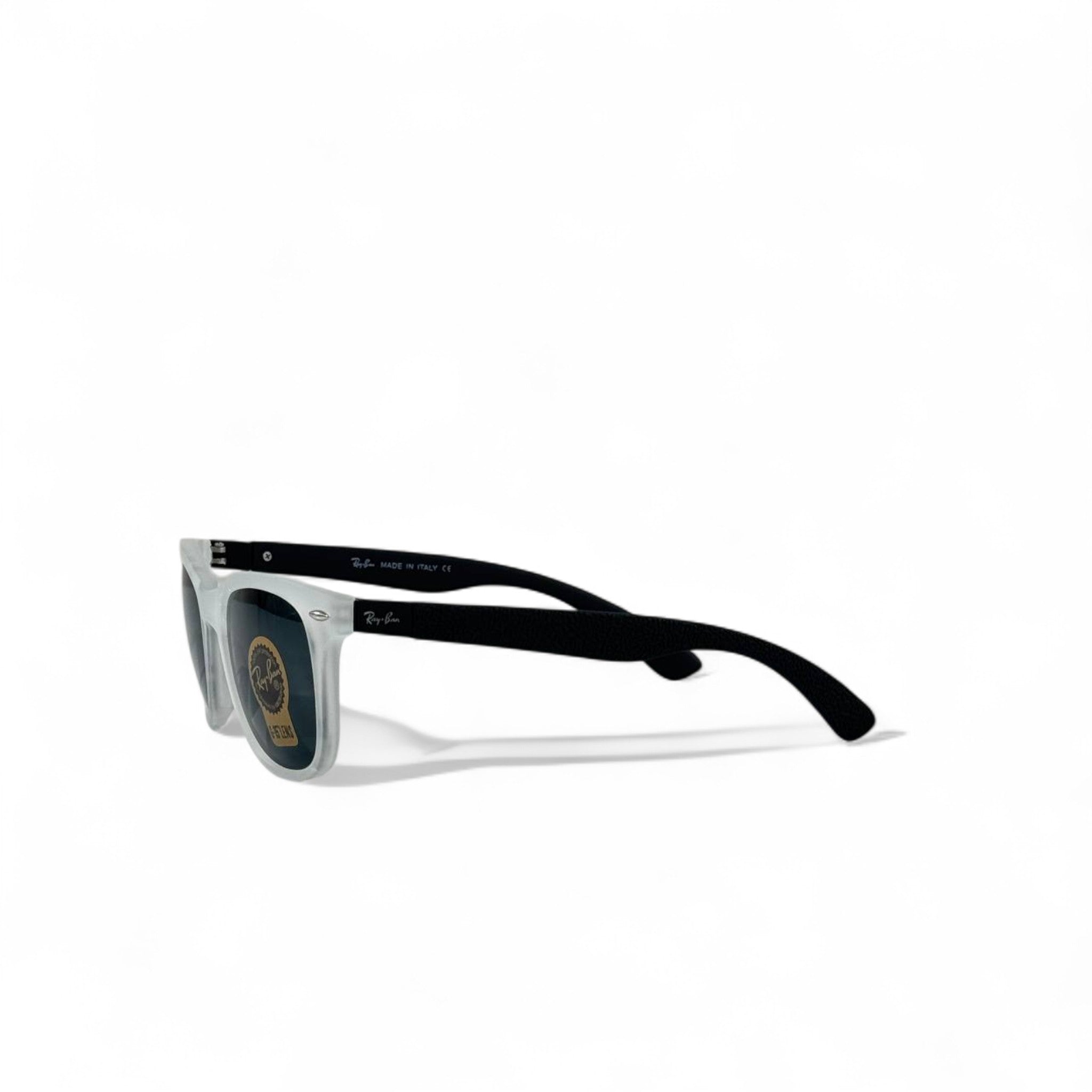 🕶️ Ray-Ban Wayfarer Sunglasses – Two-Tone Grey & Black Frame with Dark Lenses ✨