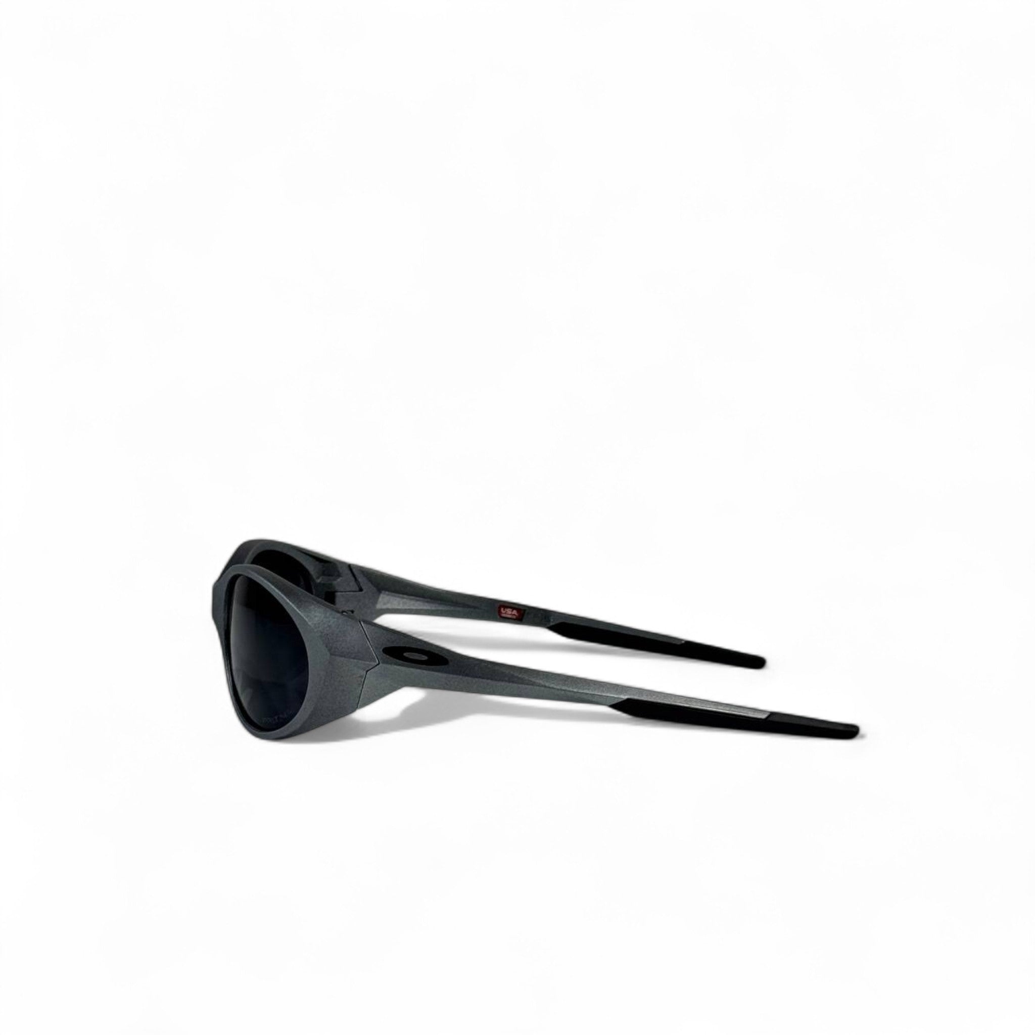 Oakley Sunglasses – Matte Silver Oval Frame with Black Lenses 🕶️⚡