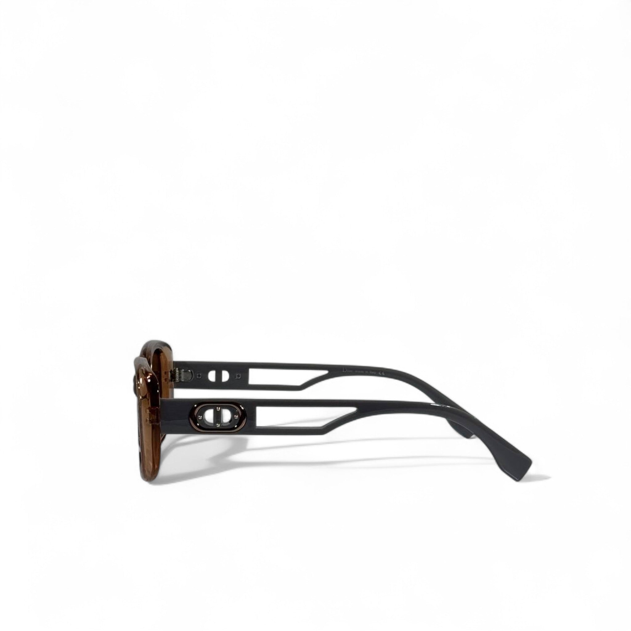 Dior Oversized Sunglasses – Transparent Brown with Iconic Cut-Out Logo ✨🕶️