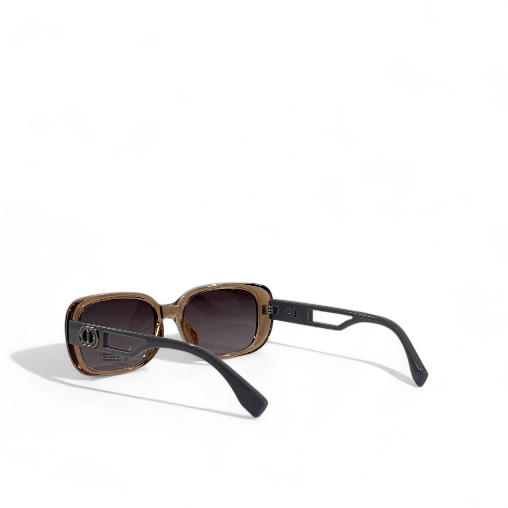 Dior Oversized Sunglasses – Transparent Brown with Iconic Cut-Out Logo ✨🕶️