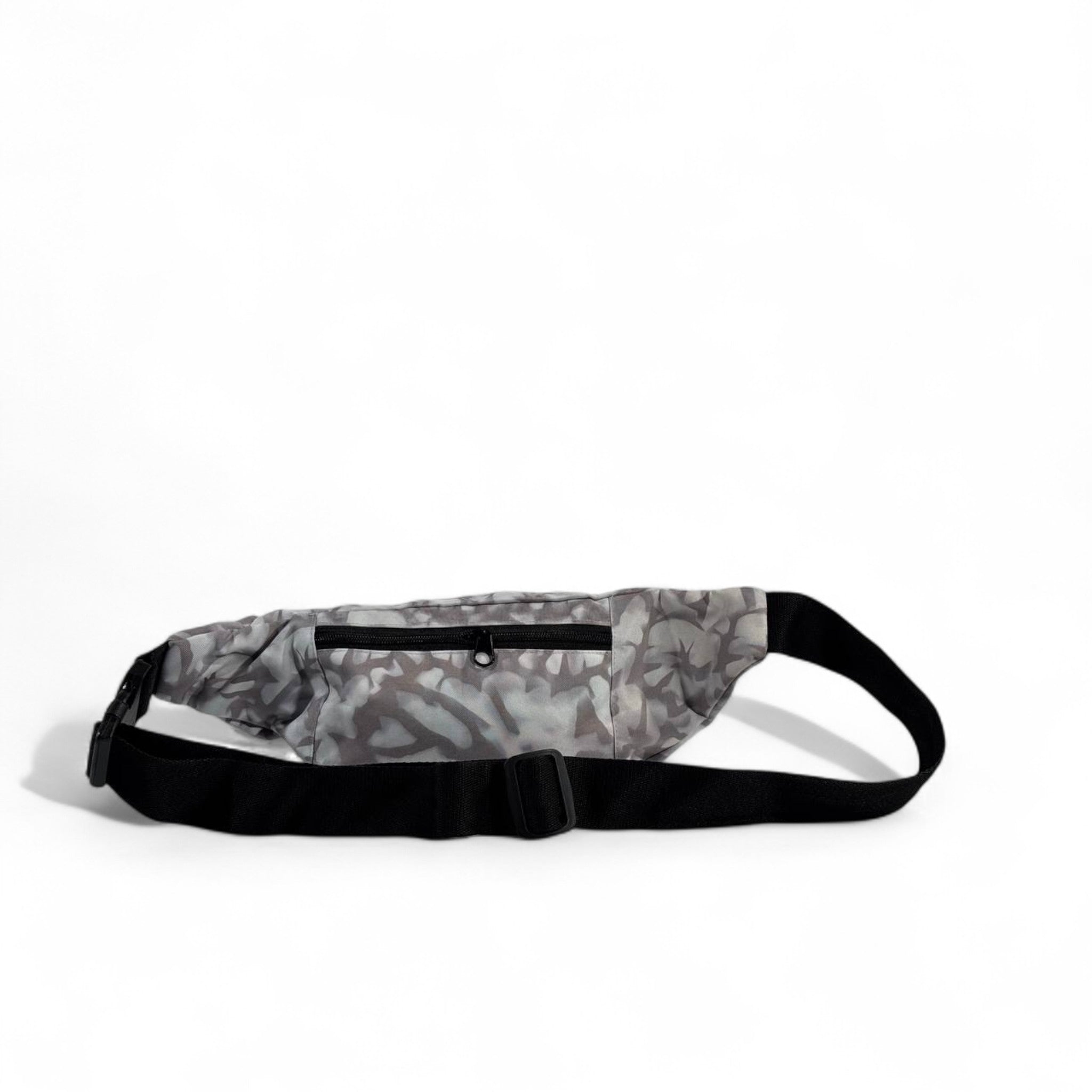 Alo Grey Camo Waist Bag – Urban Streetwear Essential 🖤🎒