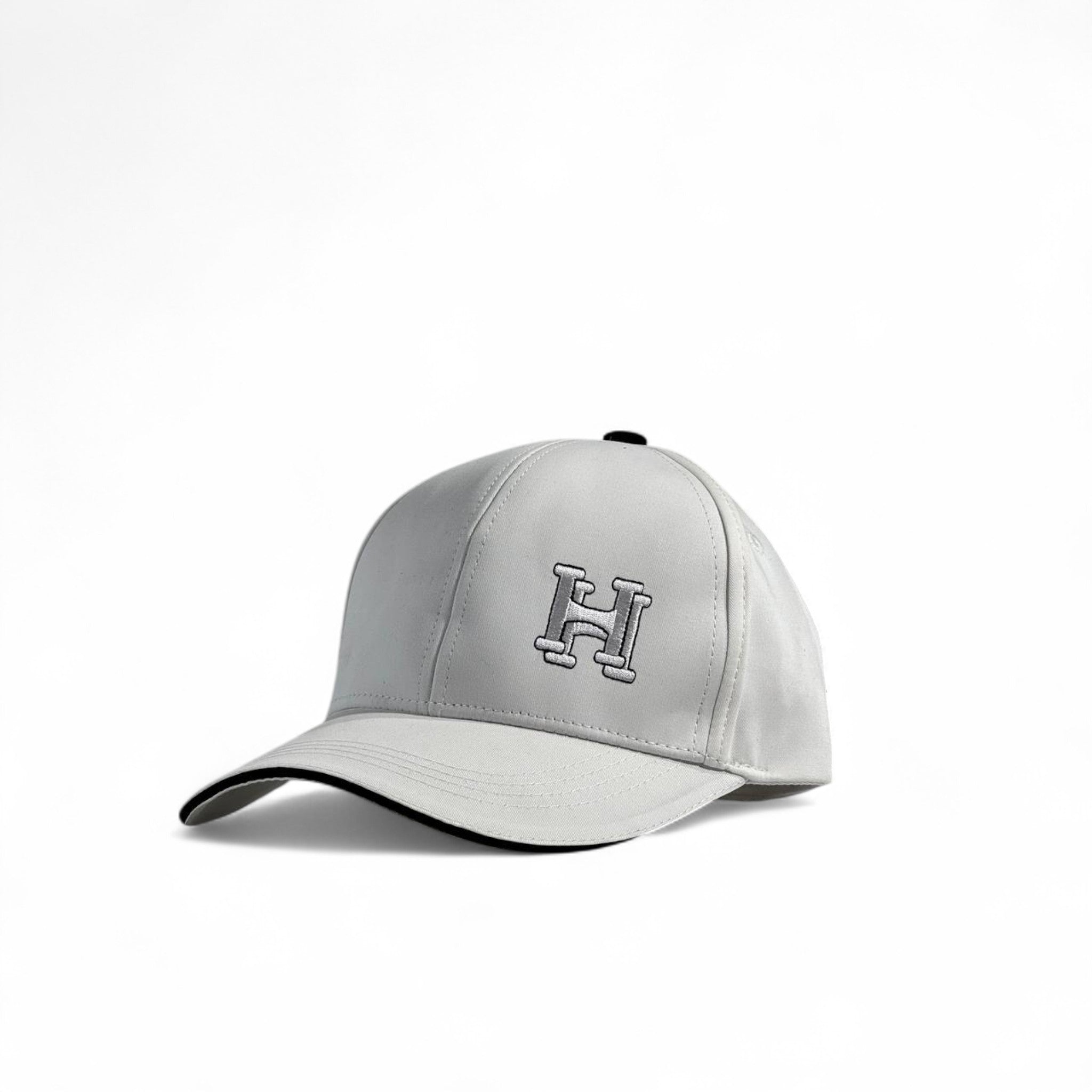 Hermès H Grey Cap – Timeless Luxury Streetwear 🧢🤍
