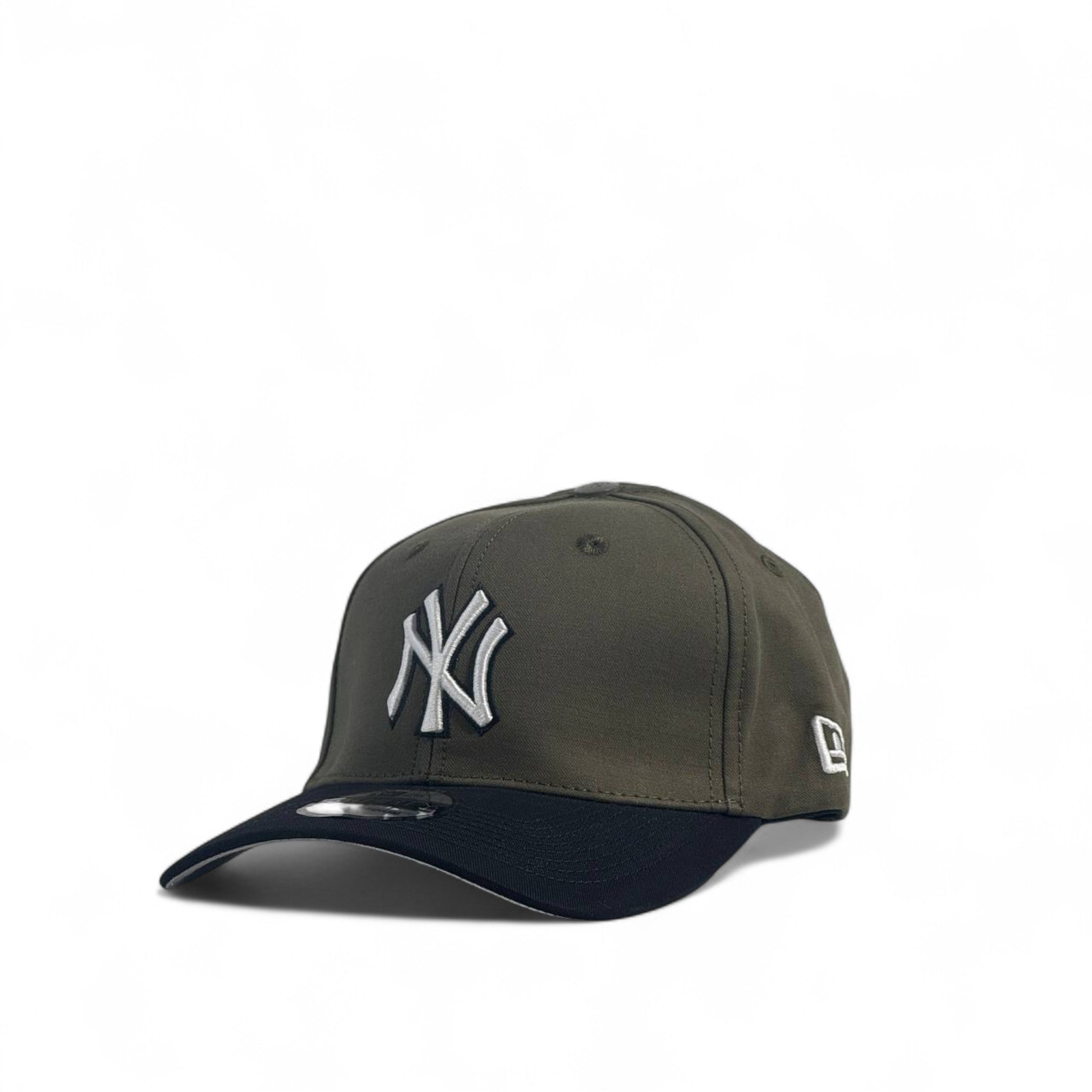 New York Yankees Khaki & Black Cap – Classic MLB Streetwear 🗽⚾