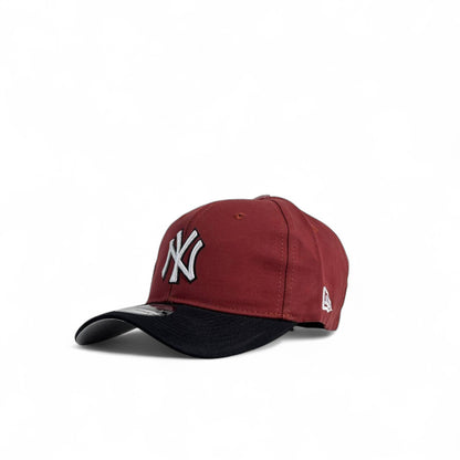 New Era Yankees Cap – Burgundy & Black Edition 🧢⚾