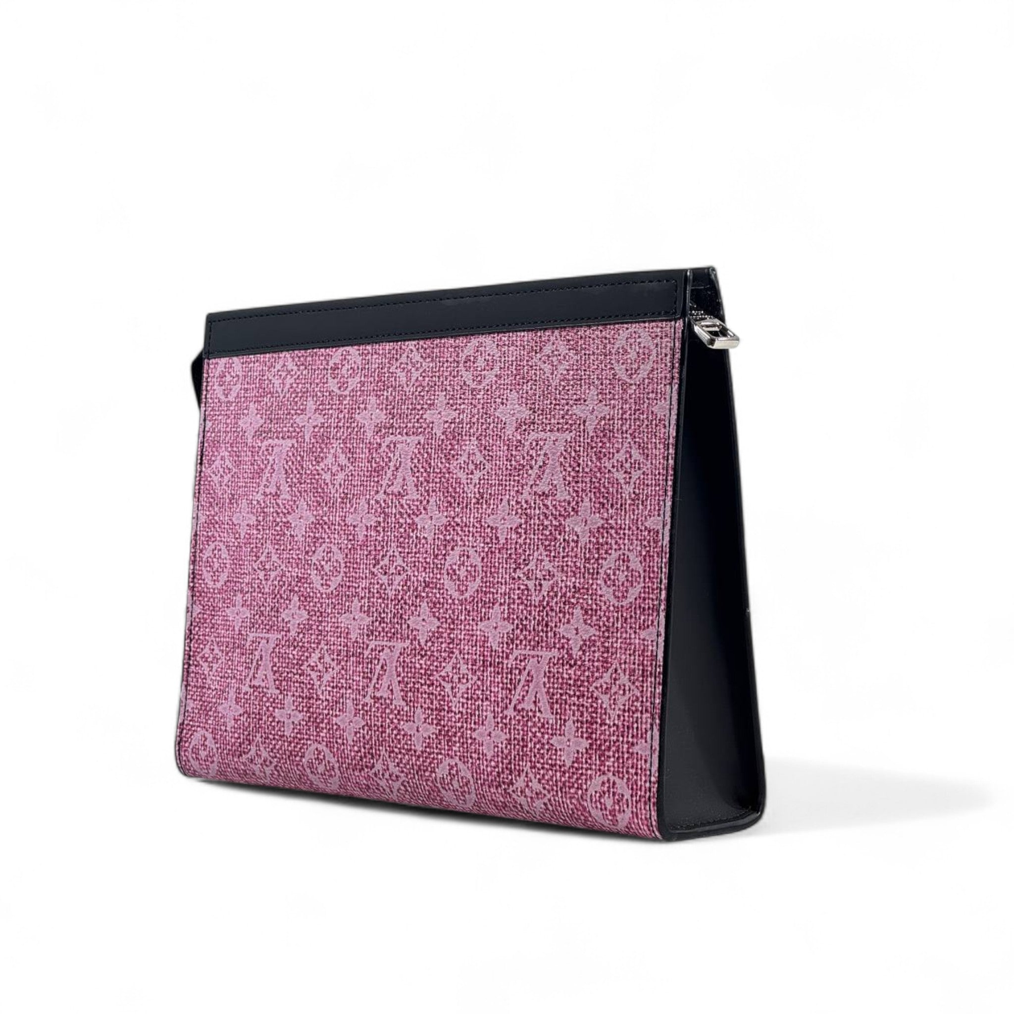 Louis Vuitton Pink Monogram Clutch 💖✨