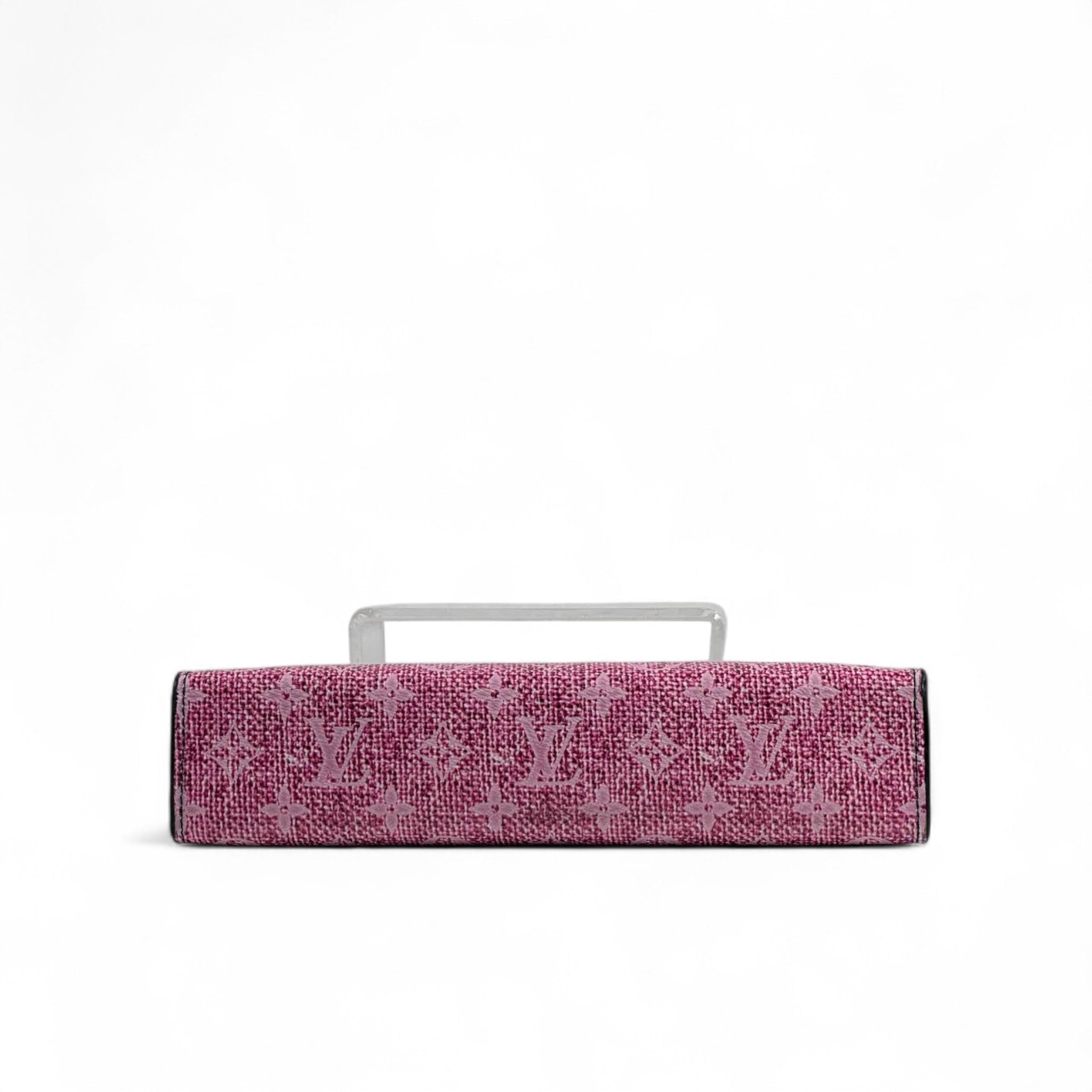 Louis Vuitton Pink Monogram Clutch 💖✨