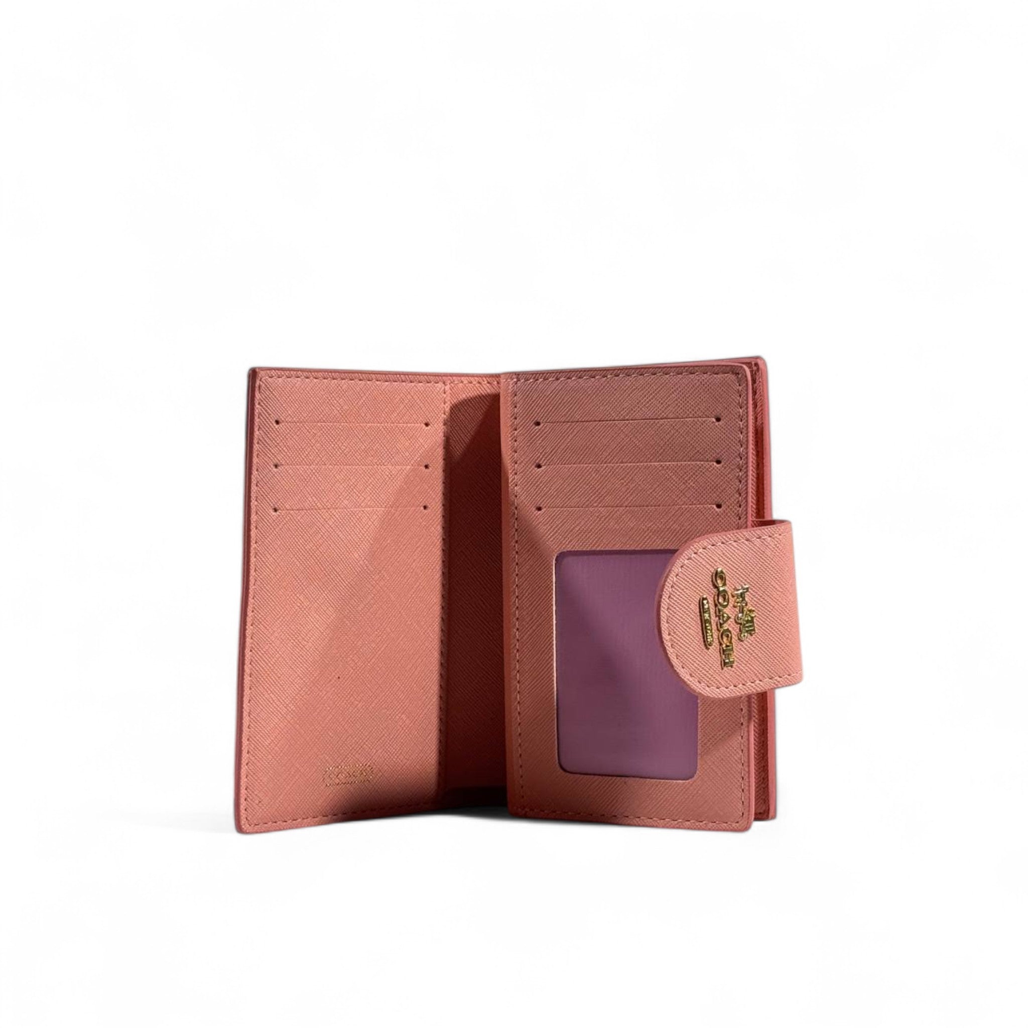 🌸 Coach Floral Leather Wallet – Feminine Charm Meets Everyday Luxury