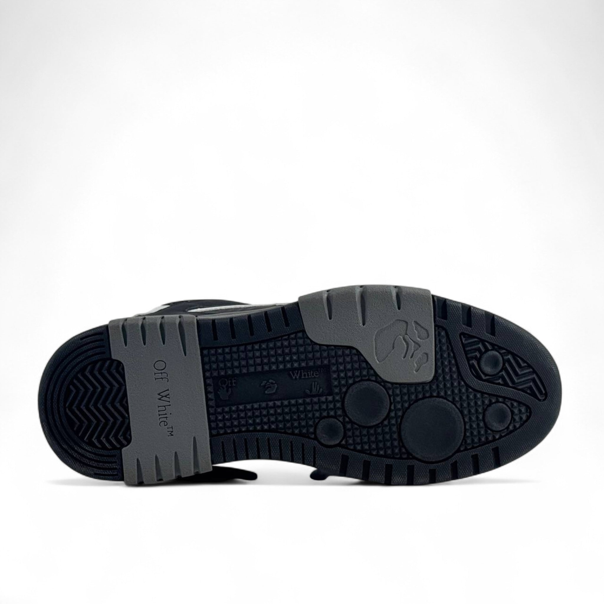 ⚡ Off-White™ Arrow Sneakers – Black/White Iconic Streetwear | Piece&Co