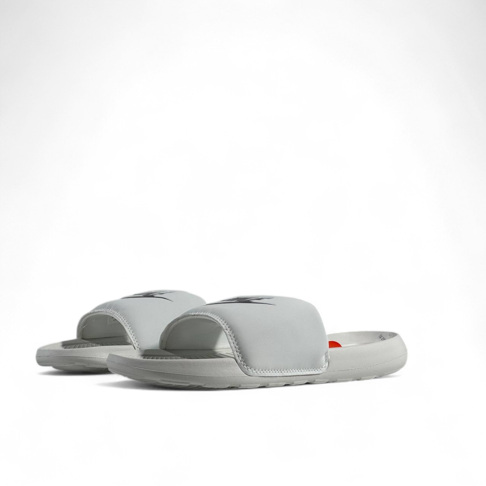 ⚪ Nike Classic White Slides – Everyday Comfort Slippers 🖤✔️