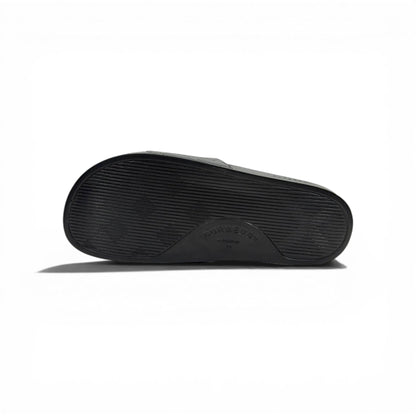 BURBERRY Luxury Black Slide Sandals – Embossed Monogram Comfort & Premium Streetwear 👟✨