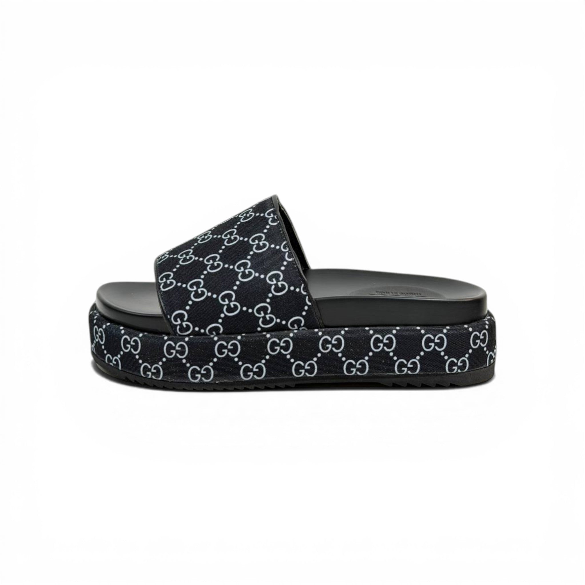 GUCCI Luxury Black Platform Slide Sandals – GG Monogram Statement & Premium Streetwear 👟✨