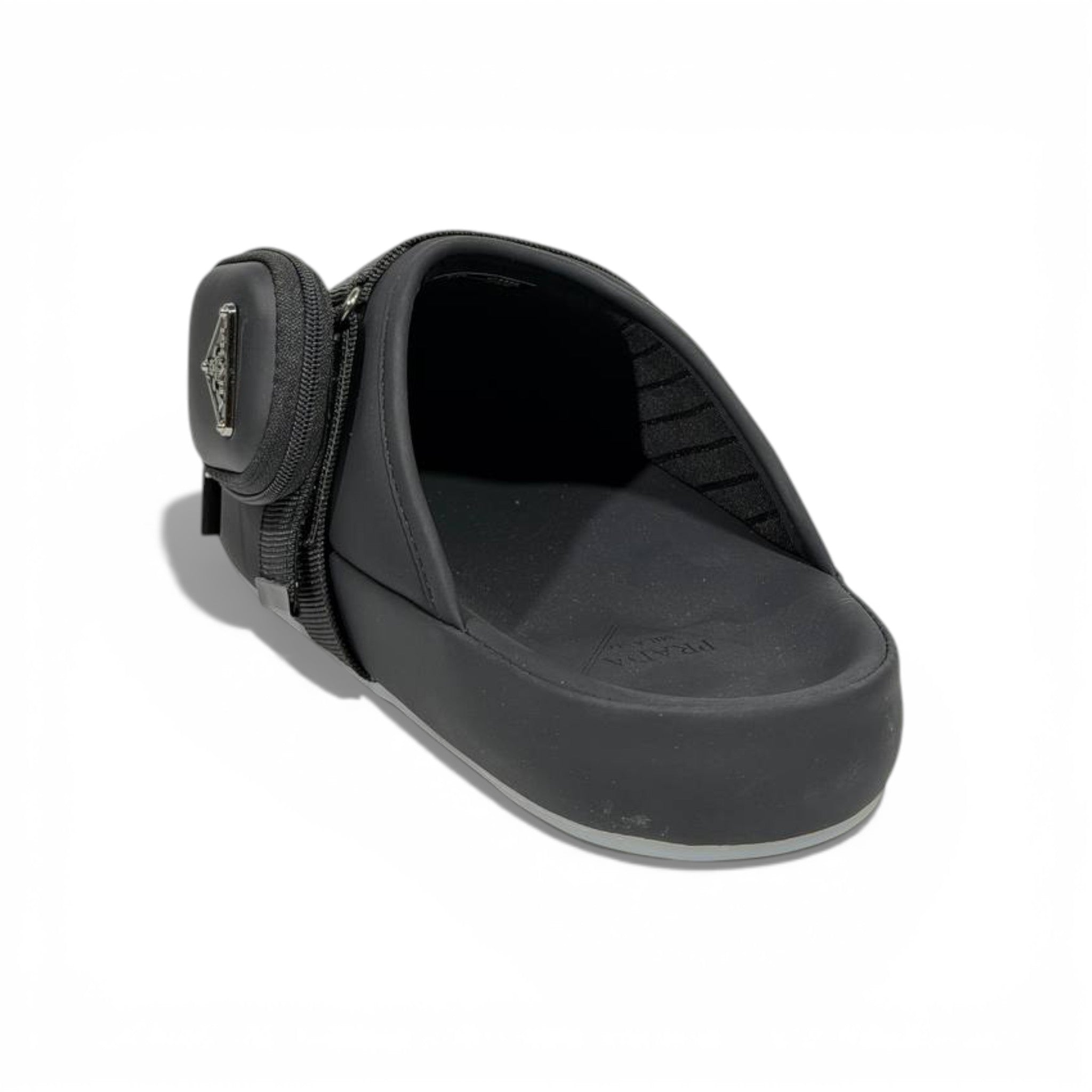 🖤✨ Prada Padded Closed-Toe Slippers – Black Luxury Comfort ✨🖤