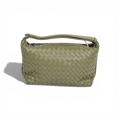 Bottega Veneta Intrecciato Shoulder Bag – Olive Green 💚✨