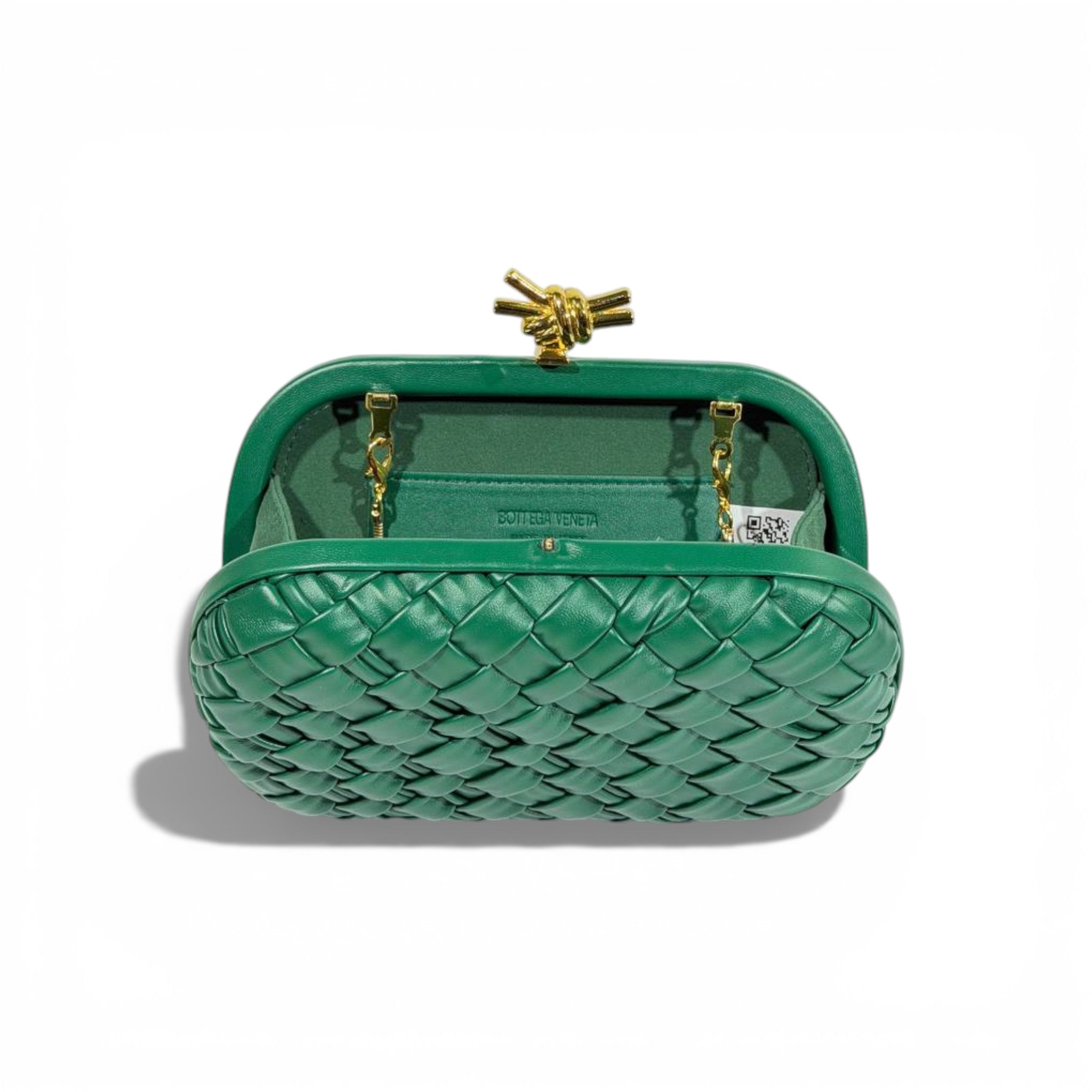 Bottega Veneta Intrecciato Knot Clutch – Emerald Green 💚✨