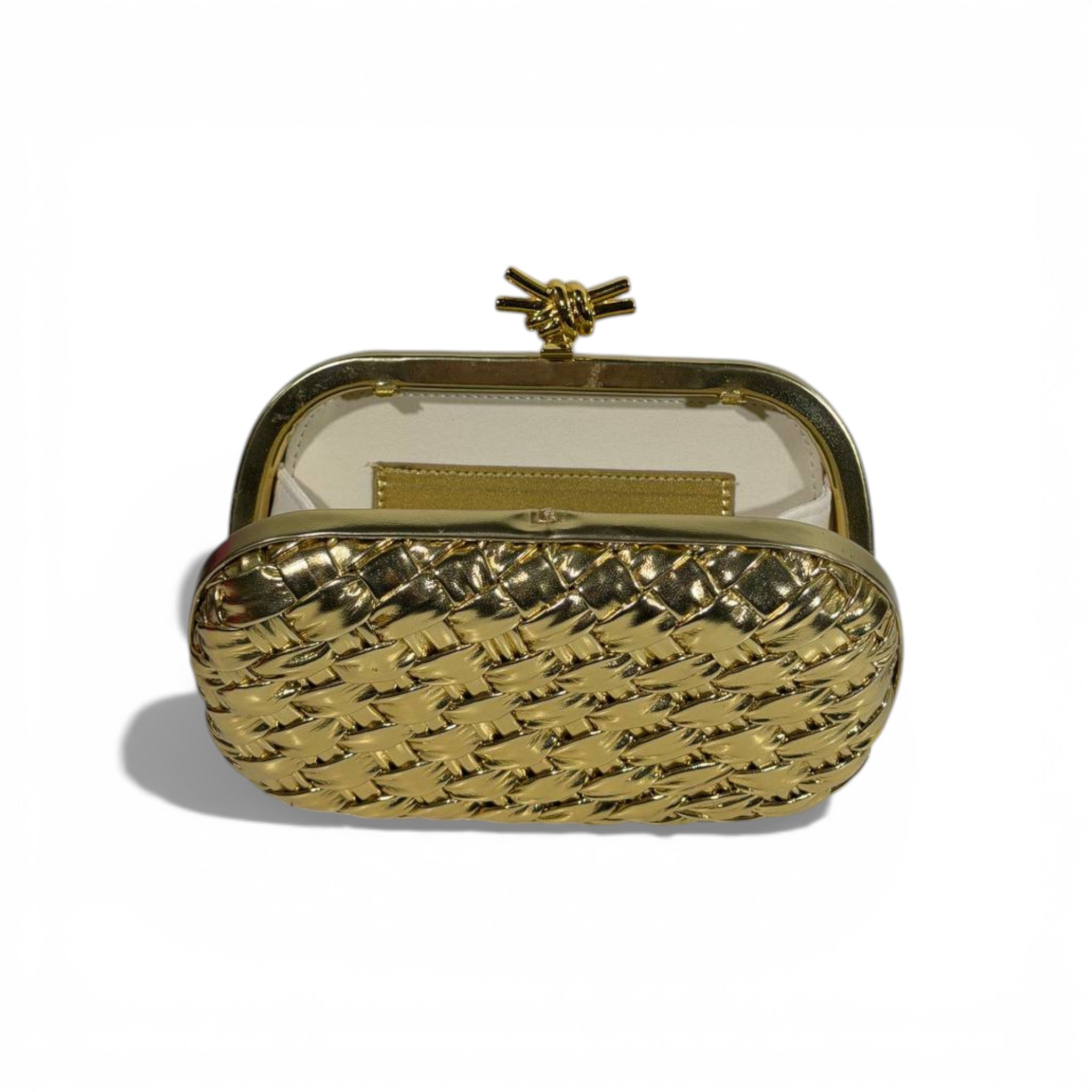 Bottega Veneta Intrecciato Knot Clutch – Metallic Gold ✨💛