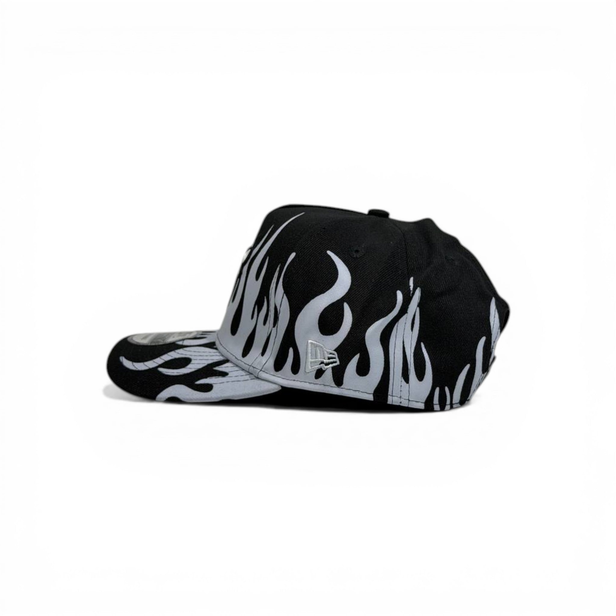 🧢 Chicago Bulls Flame Cap – Black & White Streetwear Edition