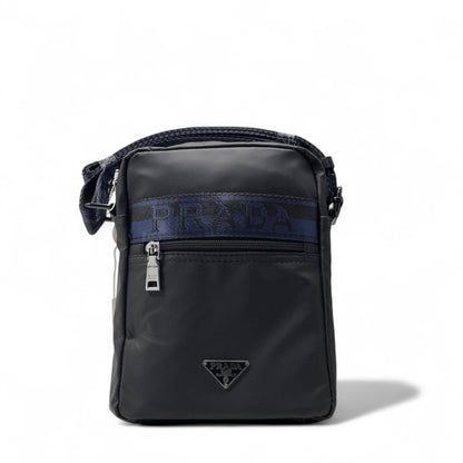 🎒 PRADA Compact Crossbody Pouch – Black with Navy Logo Detail 🖤🔵
