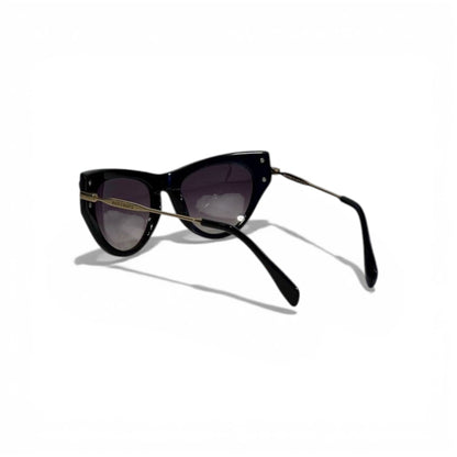 🕶️ Miu Miu Luxury Sunglasses – Bold Femininity & Modern Chic ✨💖