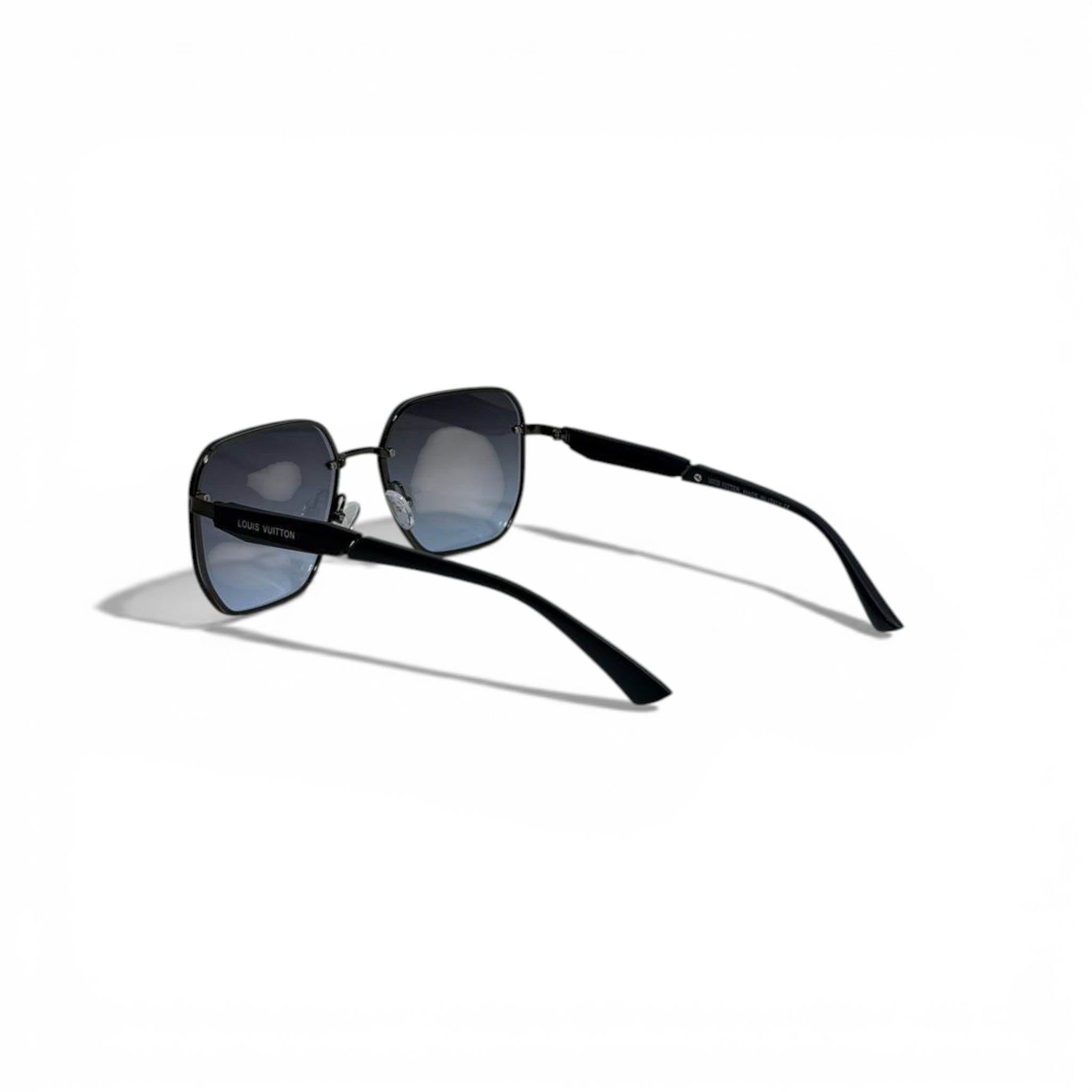 🕶️ Louis Vuitton Modern Square Sunglasses – Bold Luxury ✨