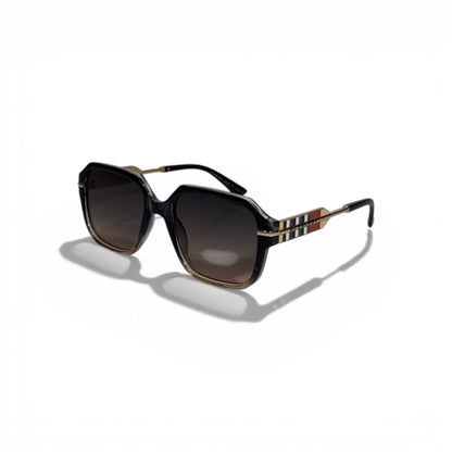 Burberry Square Sunglasses – Black Frame with Iconic Check Detail 🕶️✨
