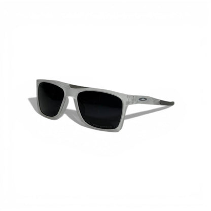 🕶️ OAKLEY Matte Grey Square Sunglasses – Black Lenses | Sport & Lifestyle Eyewear 🕶️