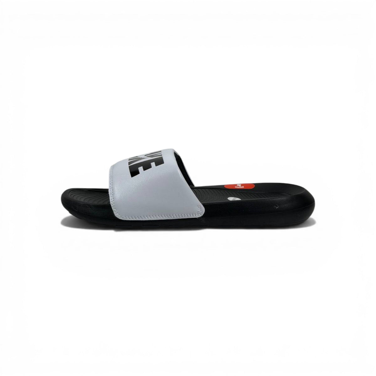⚪⚫ Nike Victory One Slides – White & Black Bold Edition