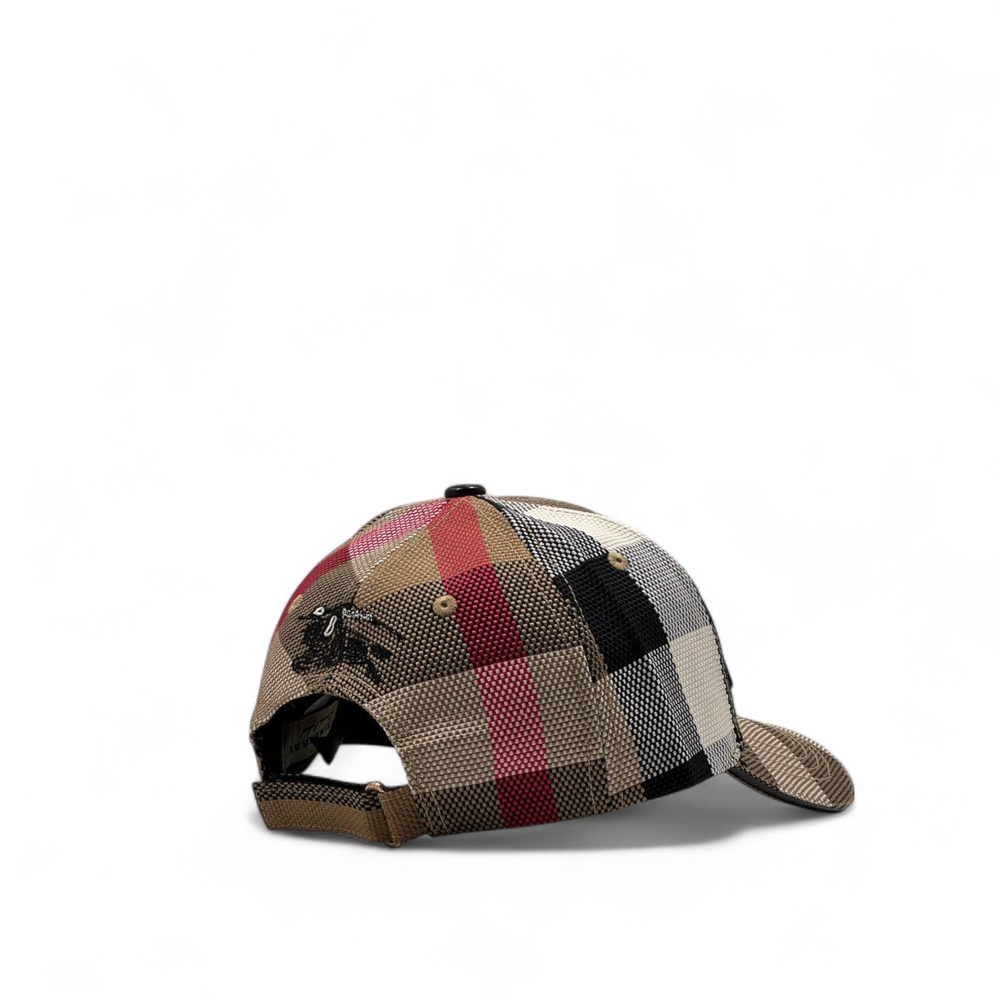Burberry Vintage Check Cap 🧢 – Timeless British Elegance 🇬🇧