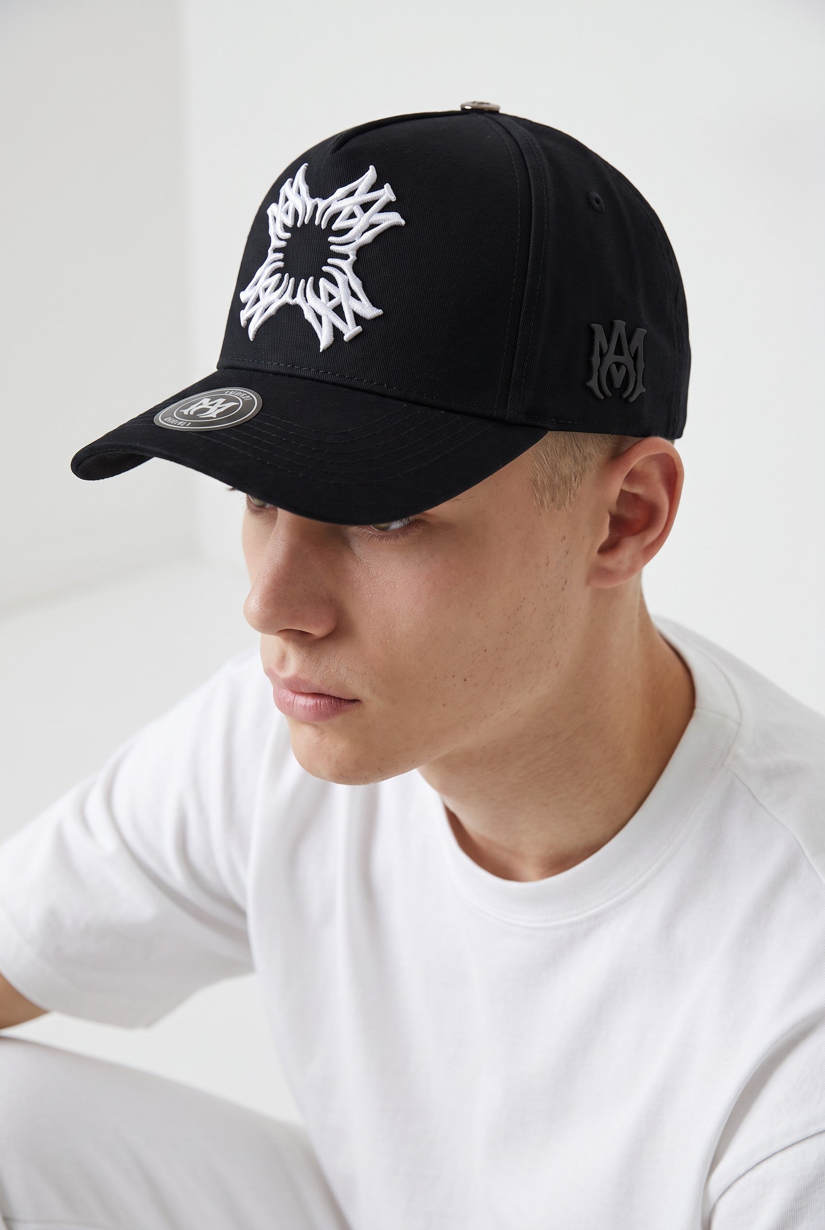 Amiri Arabic Logo Baseball Cap – Black & White