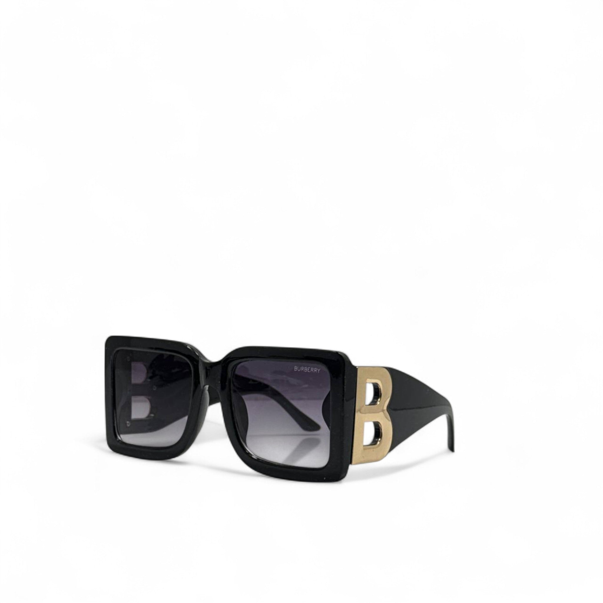Burberry Oversized “B” Sunglasses 🖤 | Bold Black Frames with Gold Iconic Letter