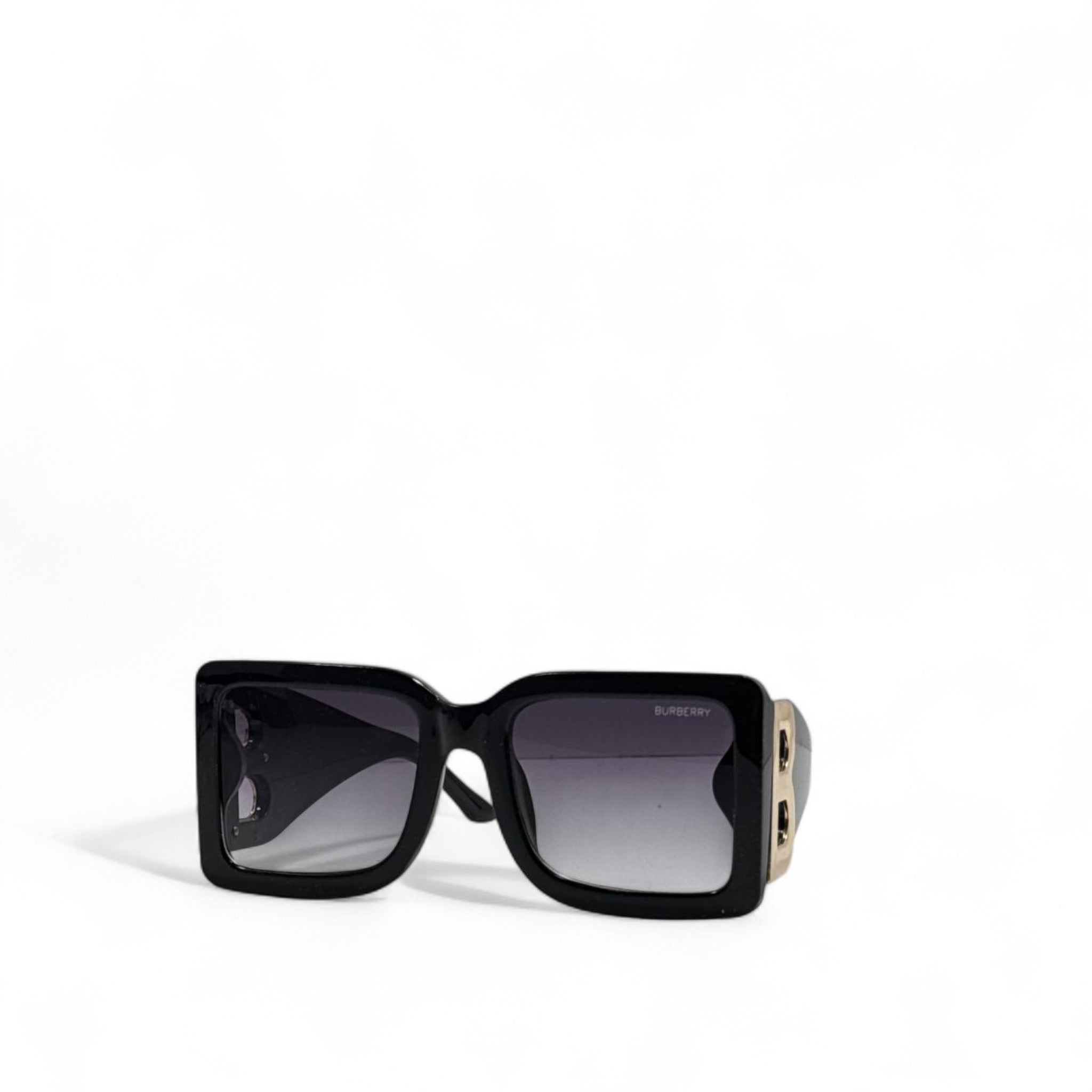 Burberry Oversized “B” Sunglasses 🖤 | Bold Black Frames with Gold Iconic Letter