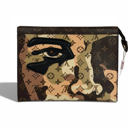 👜 Louis Vuitton Monogram Camouflage Clutch – Artistic Face Design