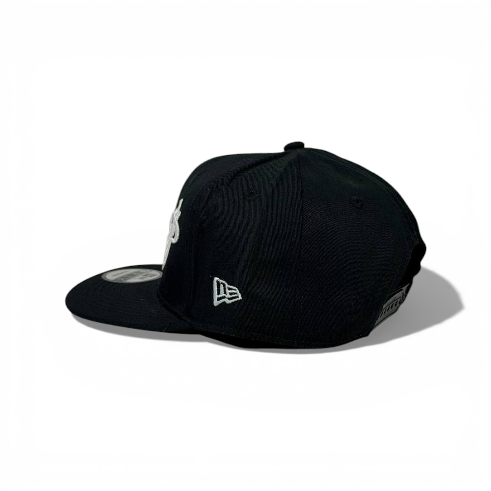 🧢 Miami Heat Black Flat Brim Cap – Clean NBA Streetwear Essential 🔥🖤🏀