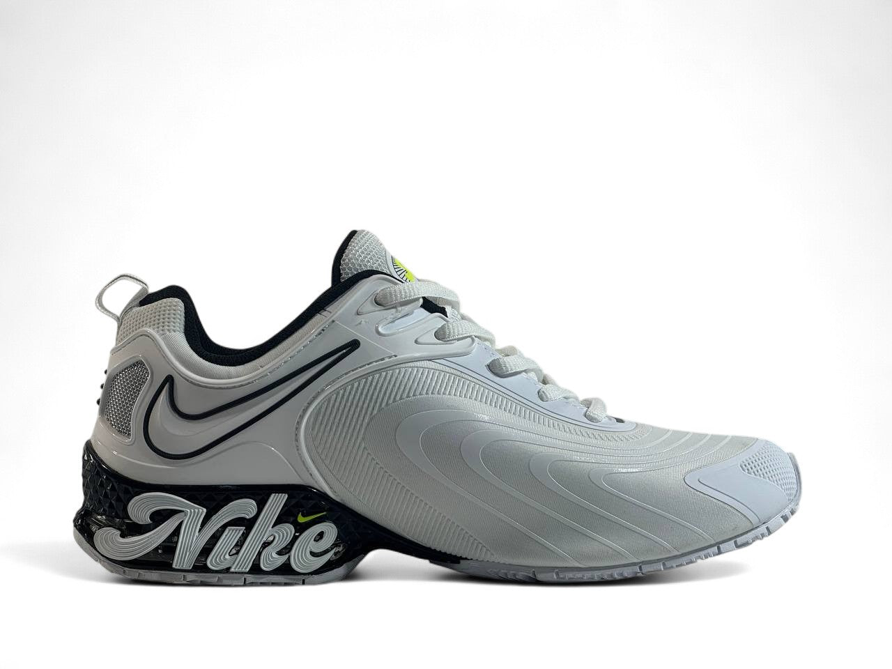 Nike Zoomwave Silver Edition – Futuristic Comfort Meets Sleek Design