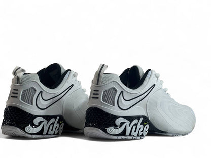 Nike Zoomwave Silver Edition – Futuristic Comfort Meets Sleek Design