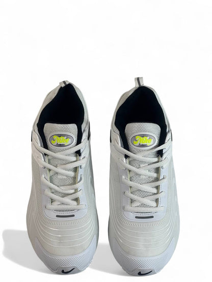 Nike Zoomwave Silver Edition – Futuristic Comfort Meets Sleek Design