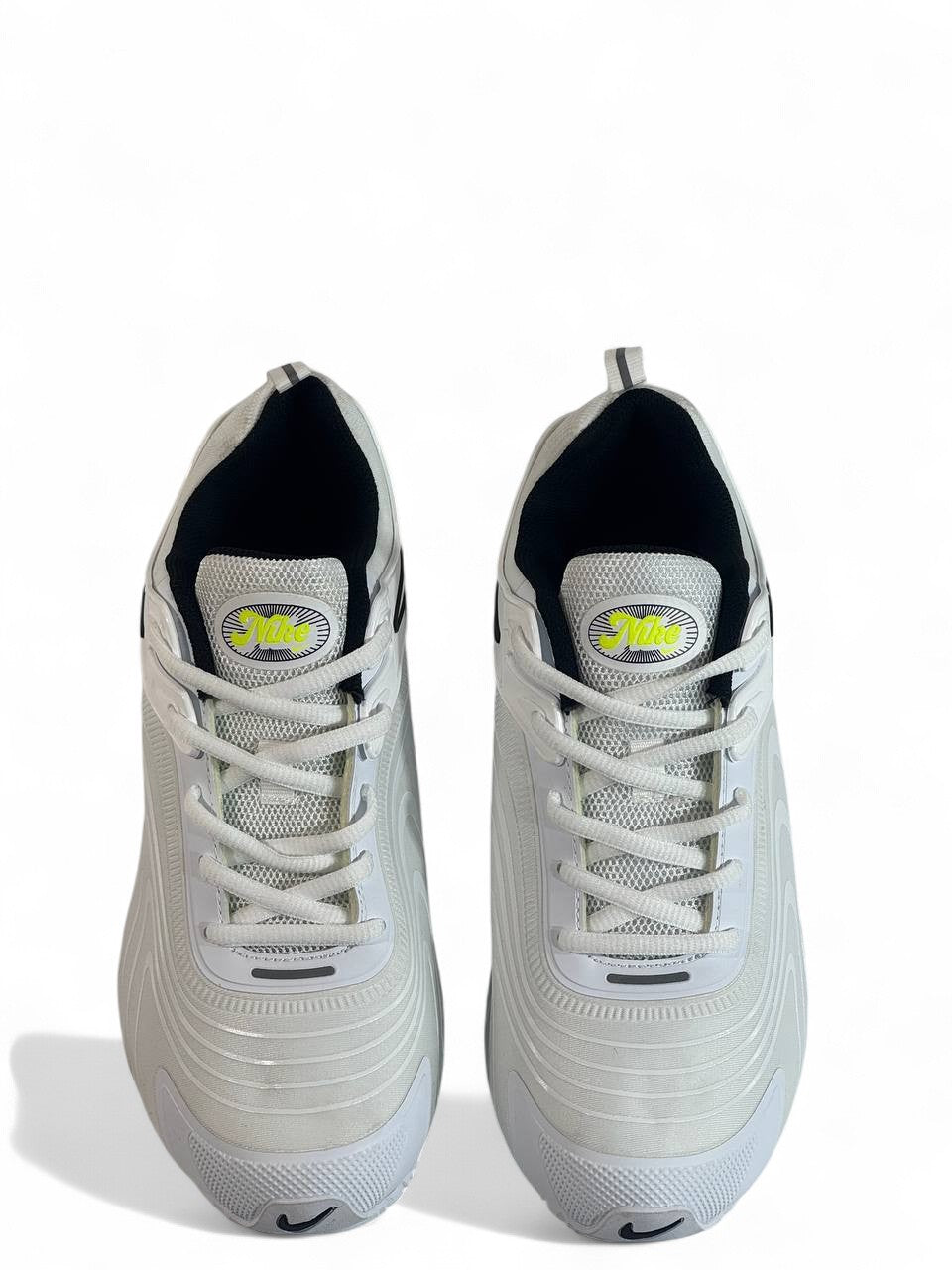 Nike Zoomwave Silver Edition – Futuristic Comfort Meets Sleek Design