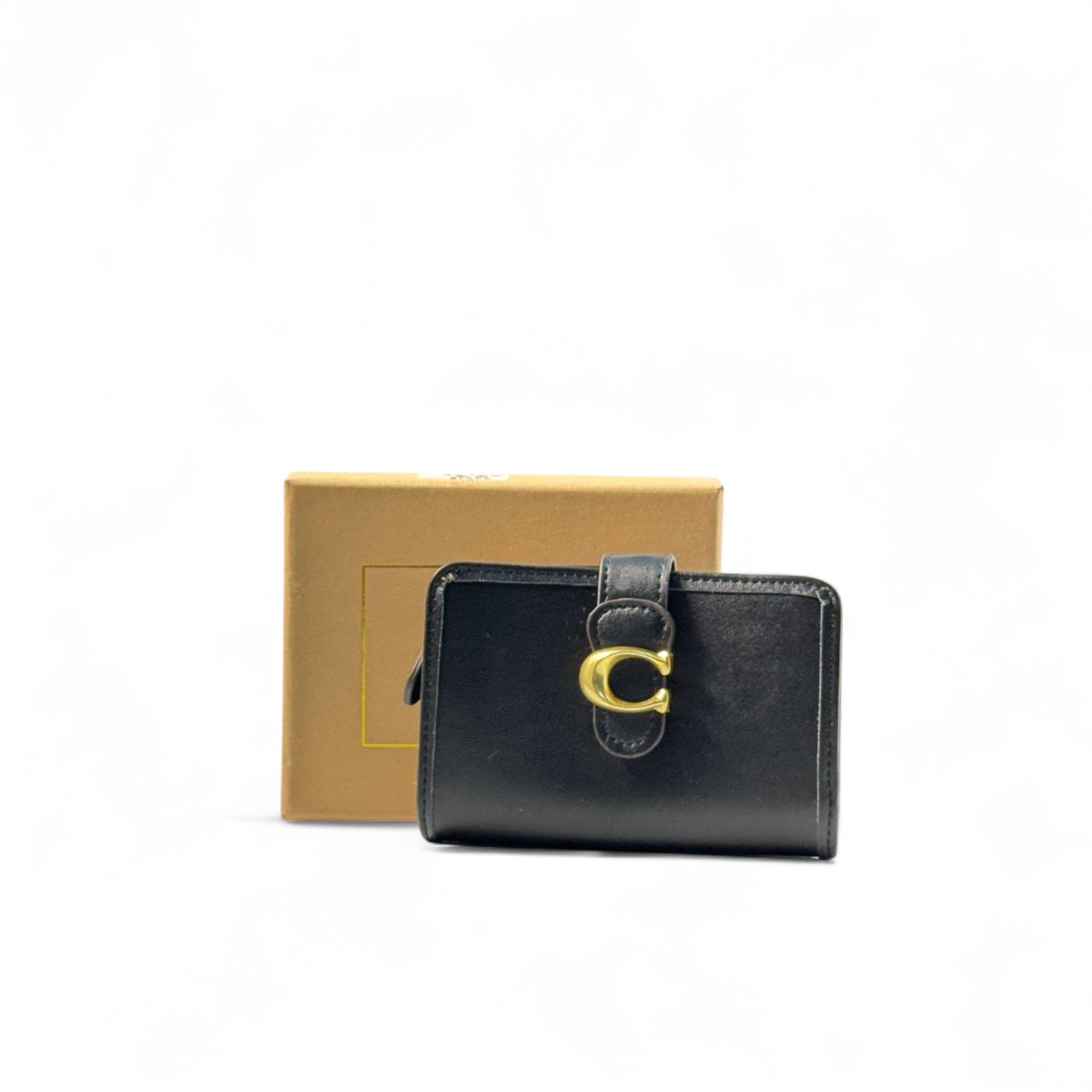 🖤 Coach Tab Wallet – Black Leather with Gold "C" Buckle Closure ✨