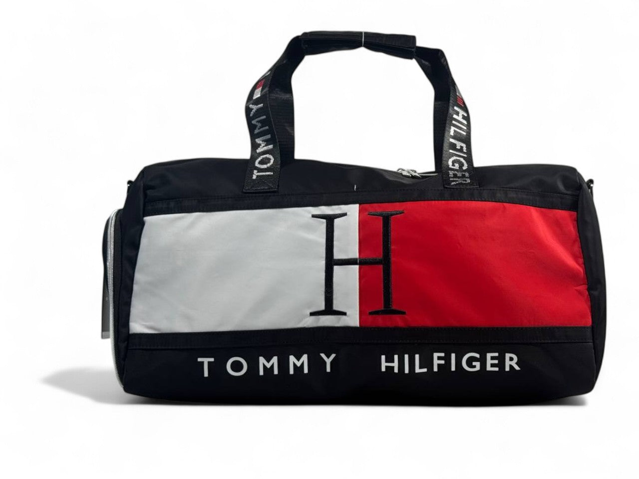 🇺🇸 Tommy Hilfiger Duffel Bag – Iconic “H” Flag Edition 🇺🇸