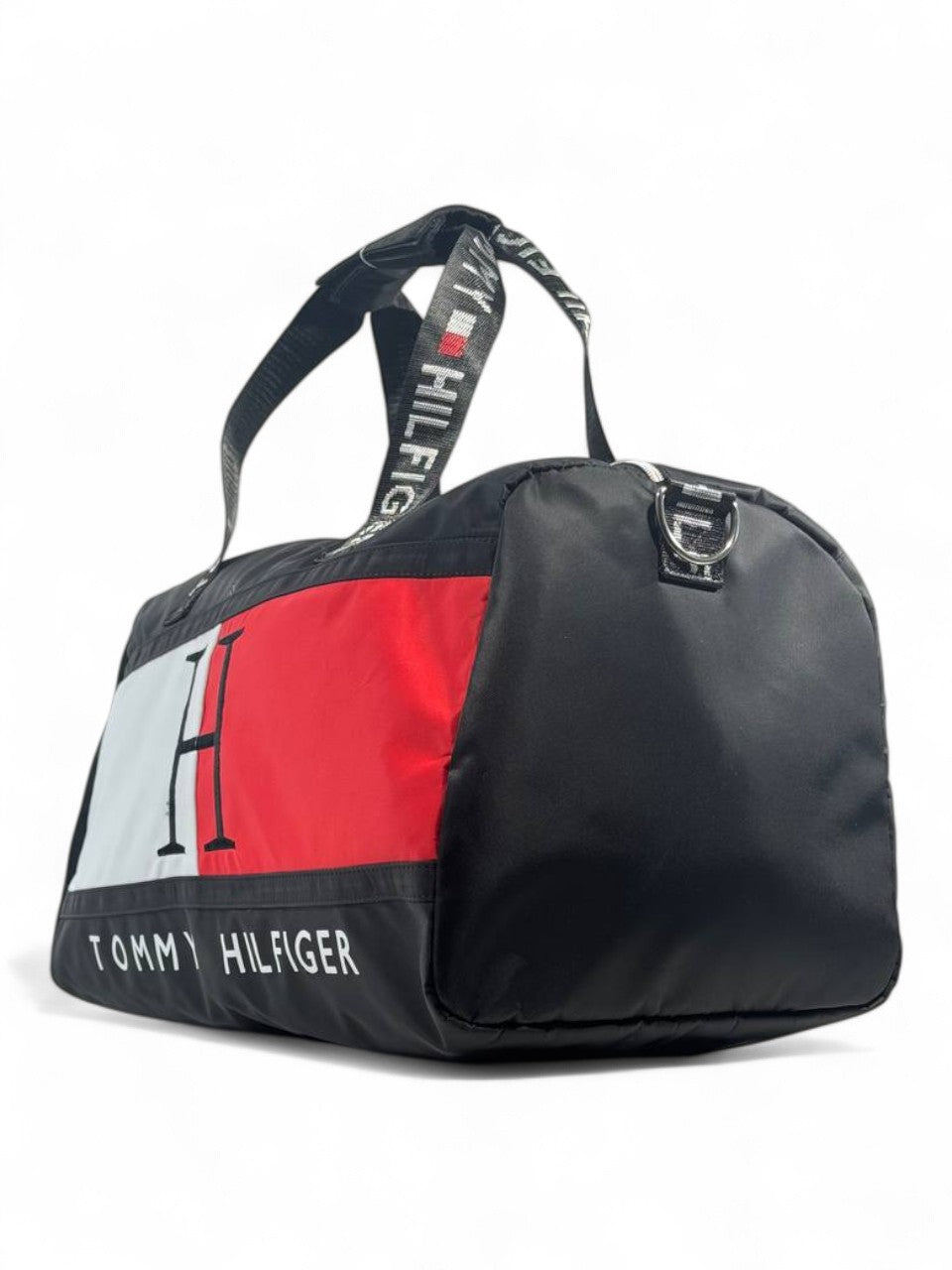 🇺🇸 Tommy Hilfiger Duffel Bag – Iconic “H” Flag Edition 🇺🇸