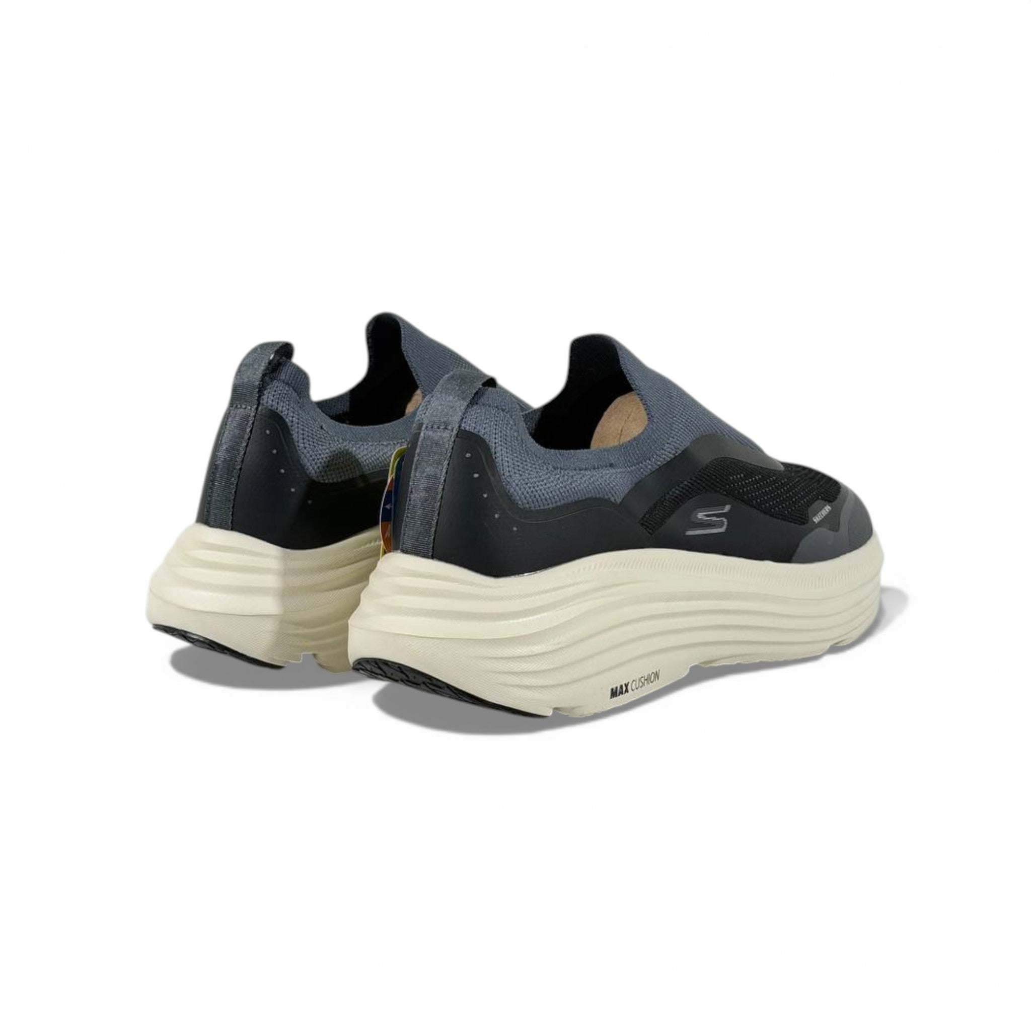 🖤 Skechers Max Cushion Slip-On Sneakers – Superior Comfort for Everyday Wear 👟✨