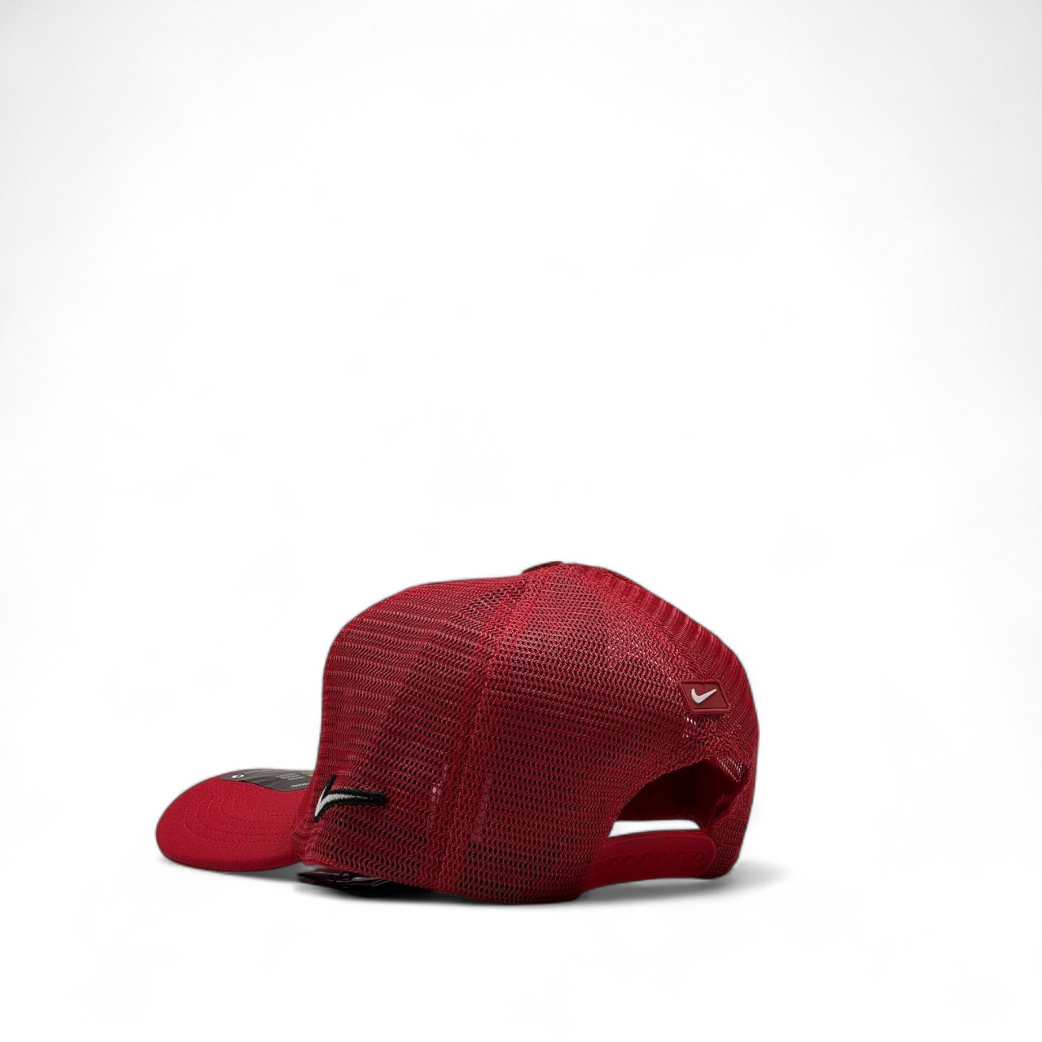 Nike SB Trucker Cap – Red Retro Oval Edition 🔴🧢