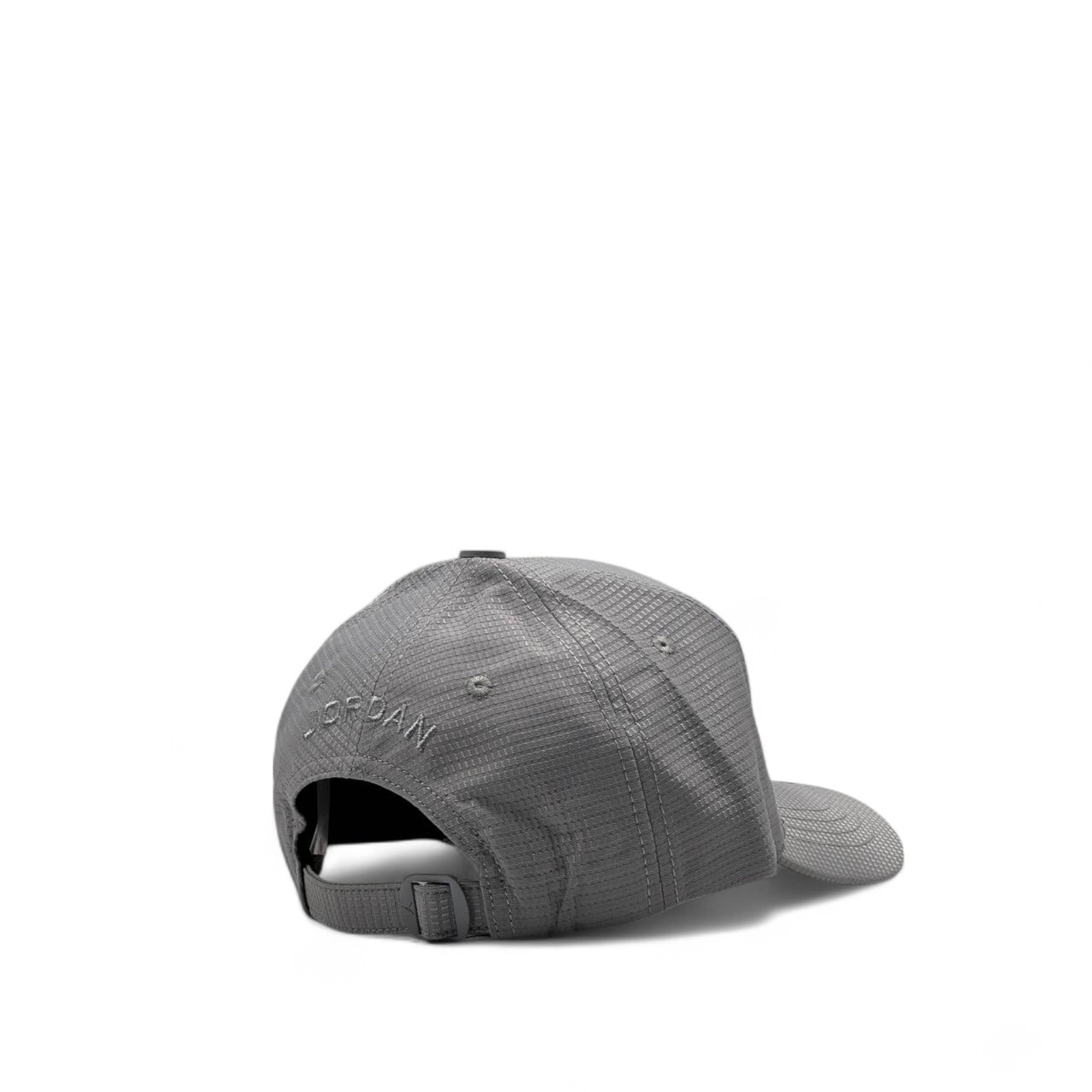 🧢 Jordan-Inspired Grey Performance Cap – Sleek Athletic Style 🏀🔥