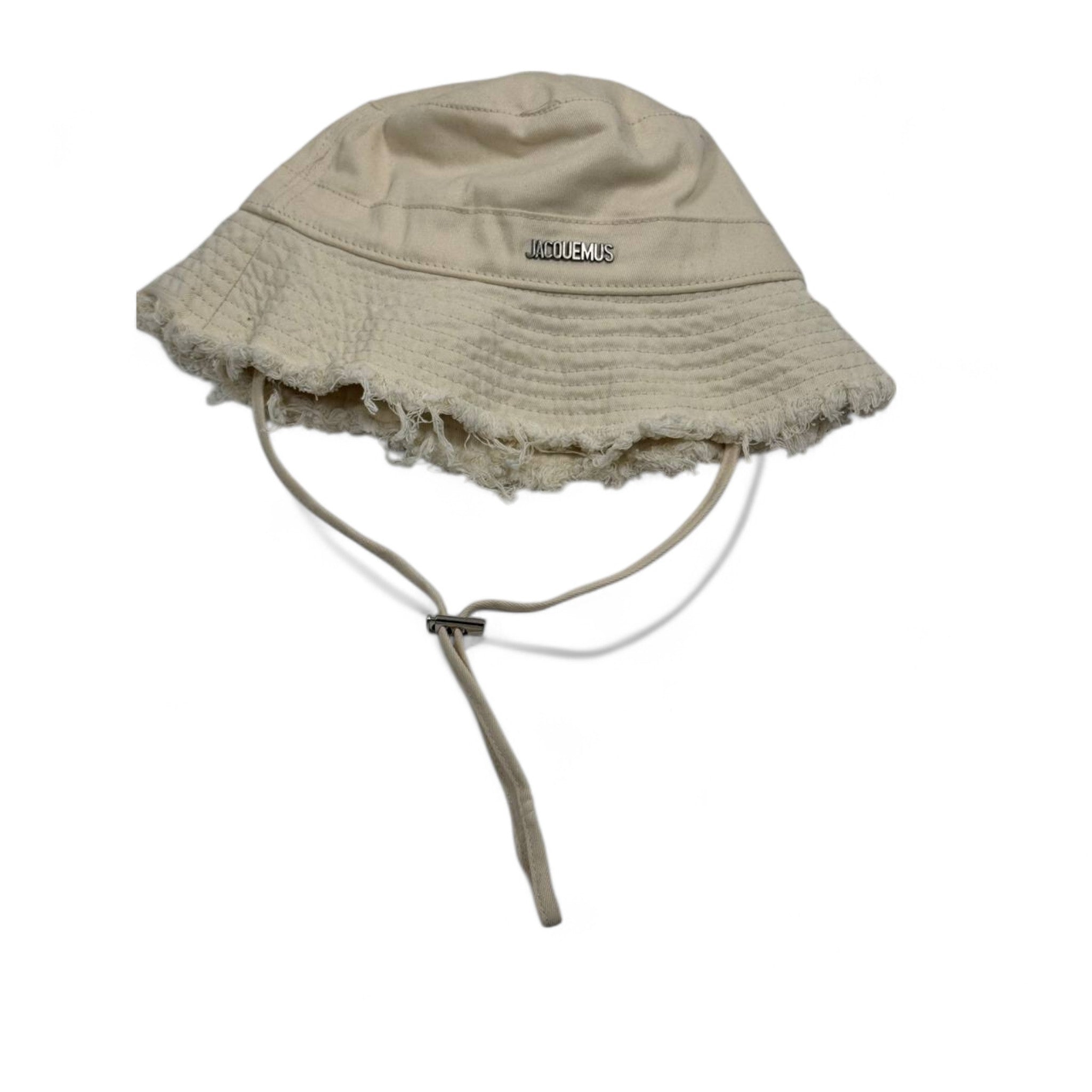 👒 Jacquemus Beige Frayed Bucket Hat – Effortless French Chic 🏖️🕊️