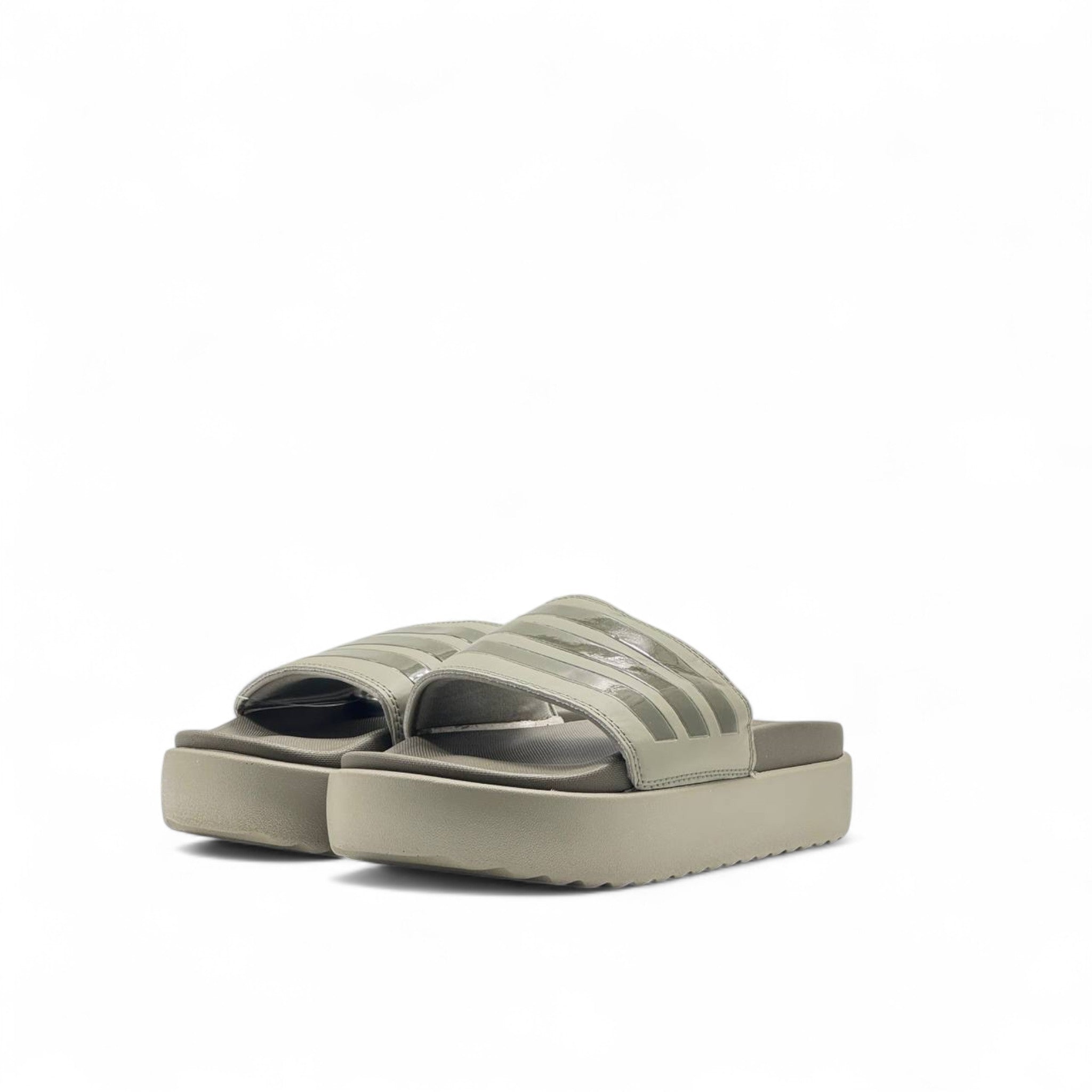 ✨ Adidas Beige Stripes Platform Slippers – Neutral Comfort Style 🤍🤎